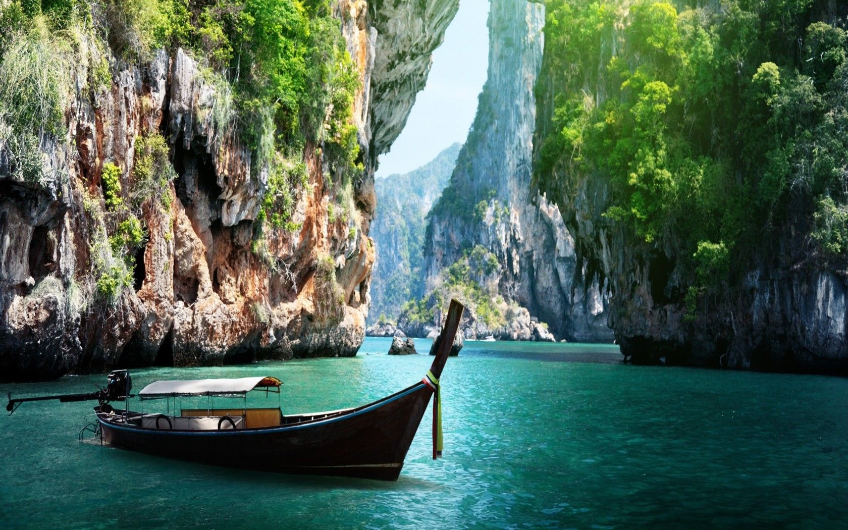 Long Boat And Rocks On Railay Beach In Krabi Thailand E107562, Wallpaper13.com