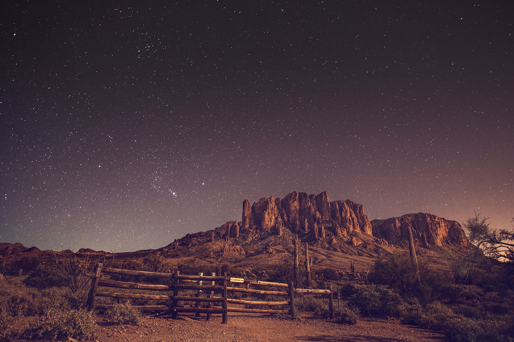 Daily Wallpaper: Desert Night Sky. I Like To Waste My Time