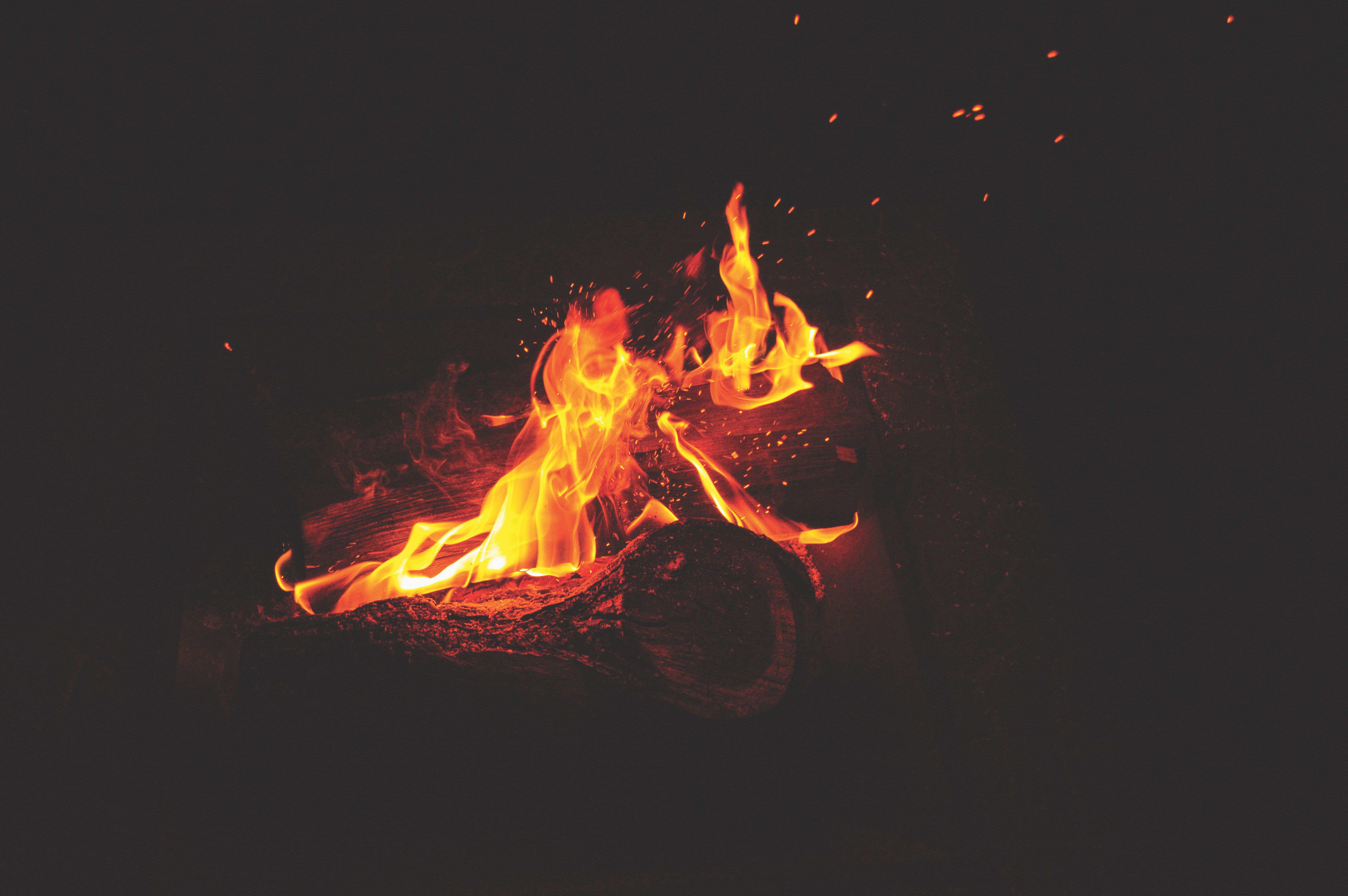 6016x4000 log, orange, darkness, yellow, wood, bon fire, spark, burn, flame, camping, ember, night, black, kindle, camp fire, hot, sparks, Free image, dark, color, fire. Mocah.org HD Desktop Wallpaper