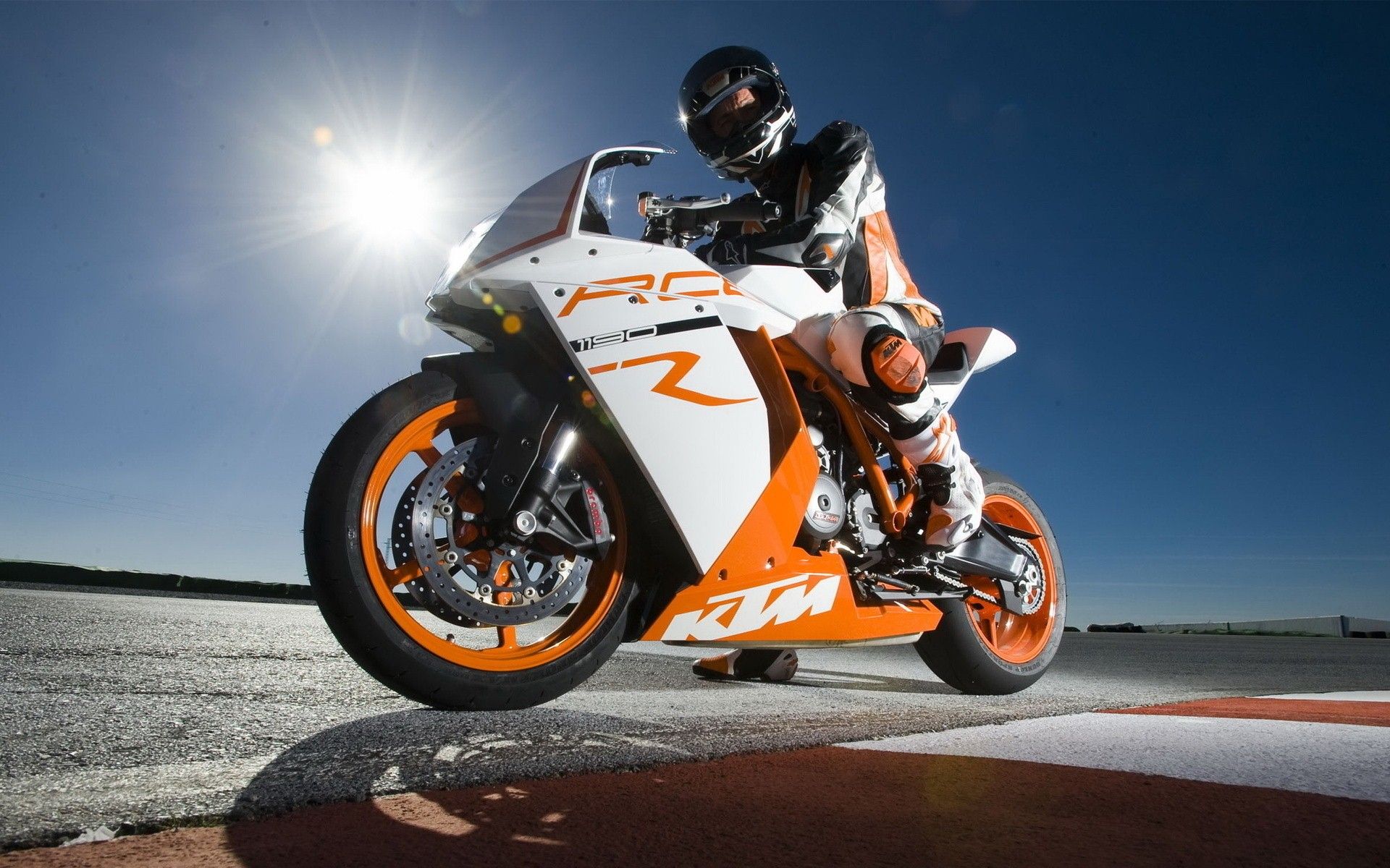 New KTM 2019 Bike Wallpaper