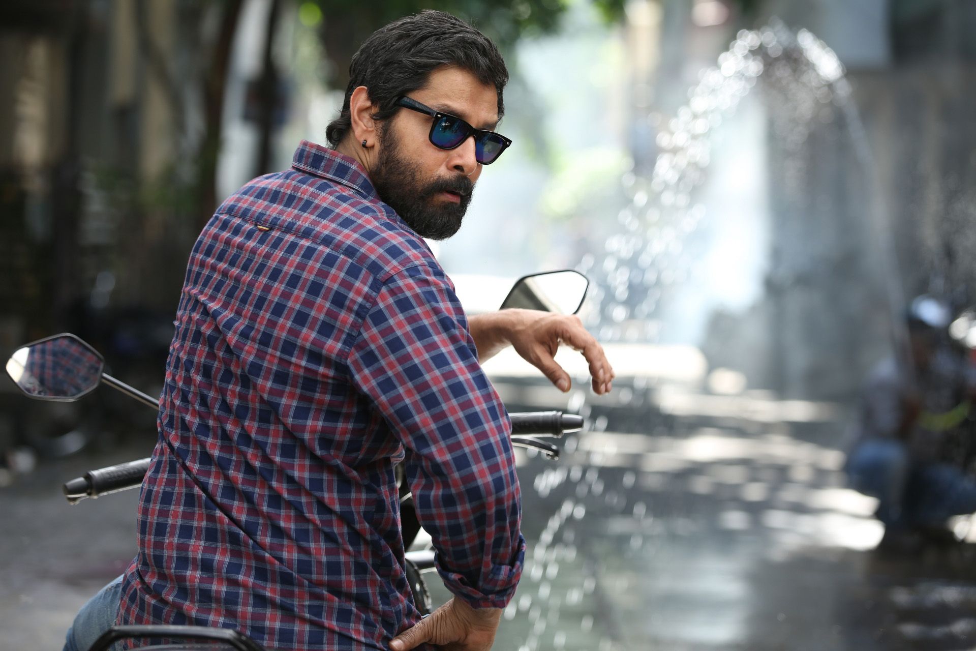 Vikram Latest HD Photos Images Wallpapers Pics Download
