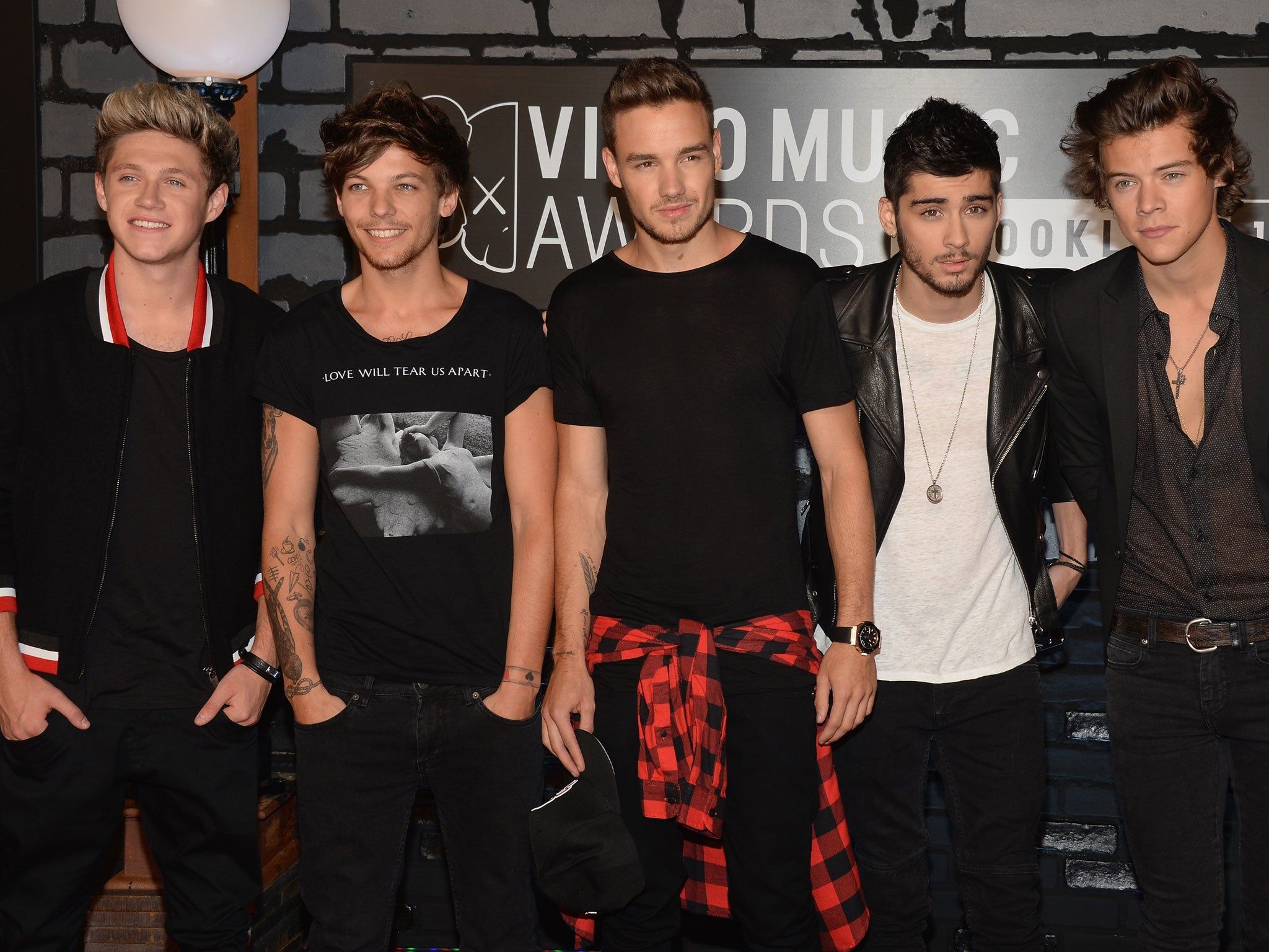 One Direction Score Fastest Selling Album Of 2013 With Midnight Memories