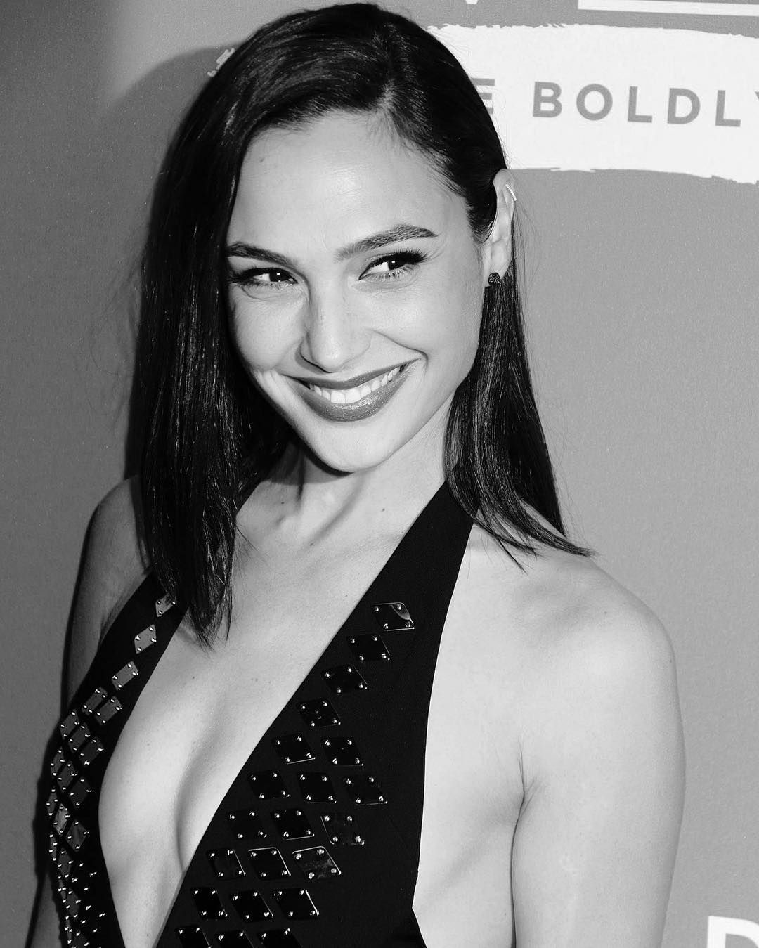 2,081 Me gusta, 15 comentarios Gadot Russia en Instagram: ° ° ° #GalGadot #DcEU #Dc #DCExtendedUniverse. Gal gadot, Gal gardot, Gal gabot
