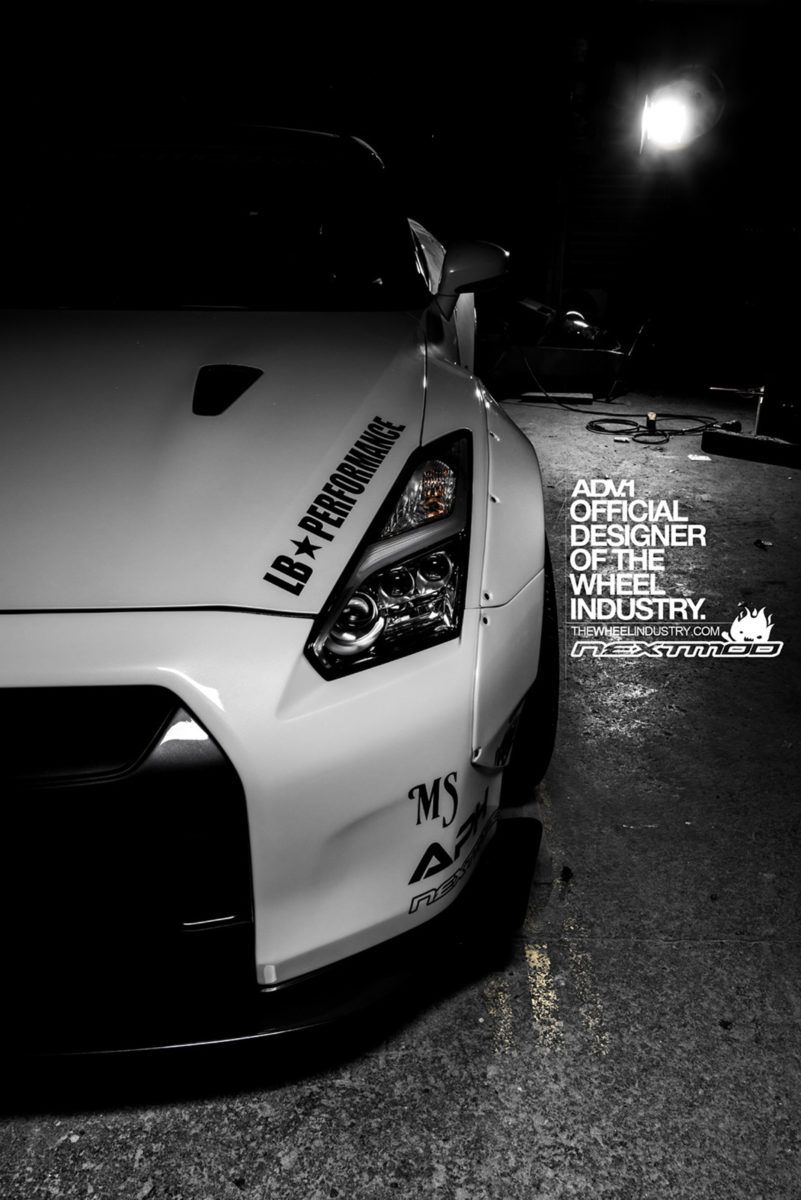 Liberty Walk Nissan GTR Track