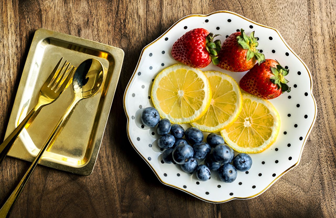 Image Lemons Strawberry Blueberries Food Fork Spoon Plate