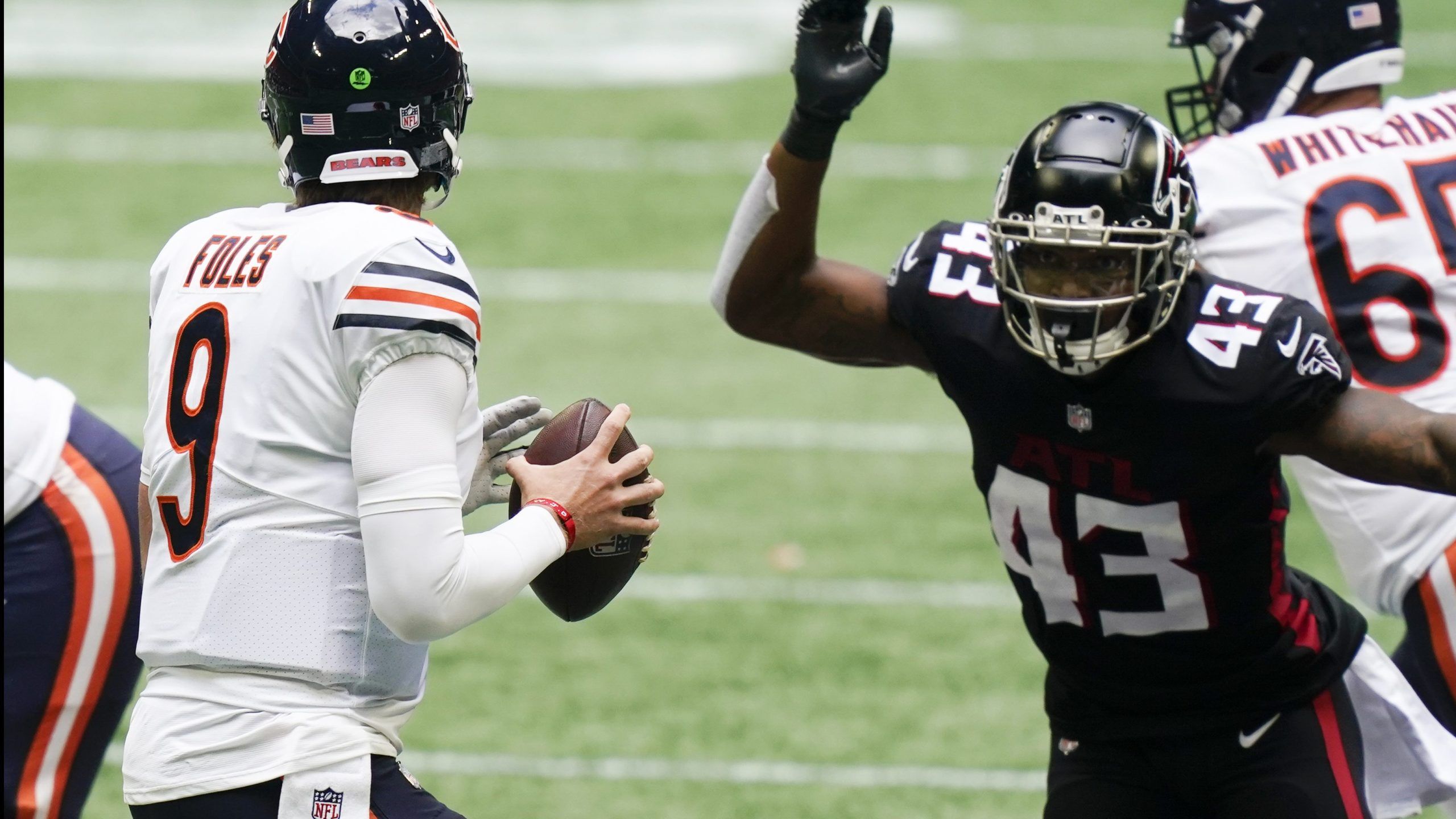 Nick Foles replaces Mitchell Trubisky in the second half of the Bears game against the Falcons