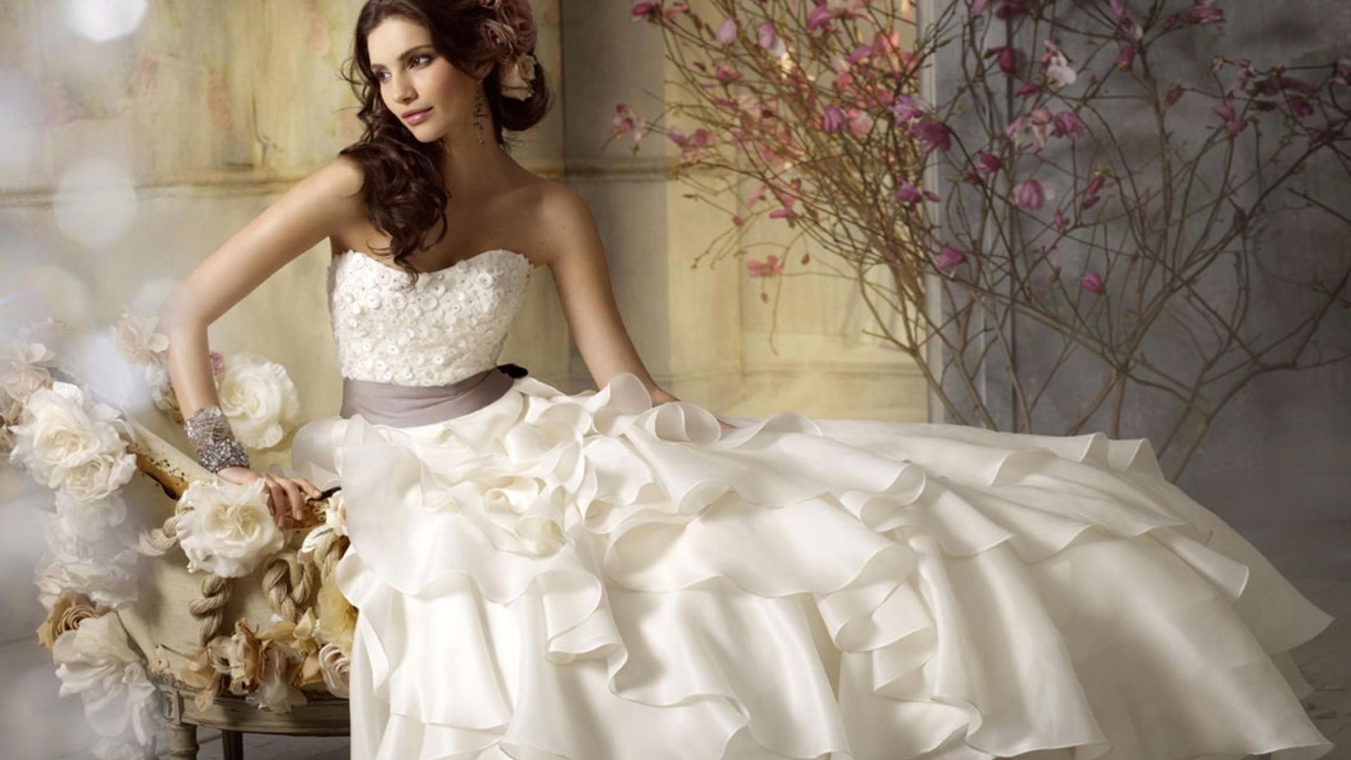 White Wedding Dress For Women Wallpaper