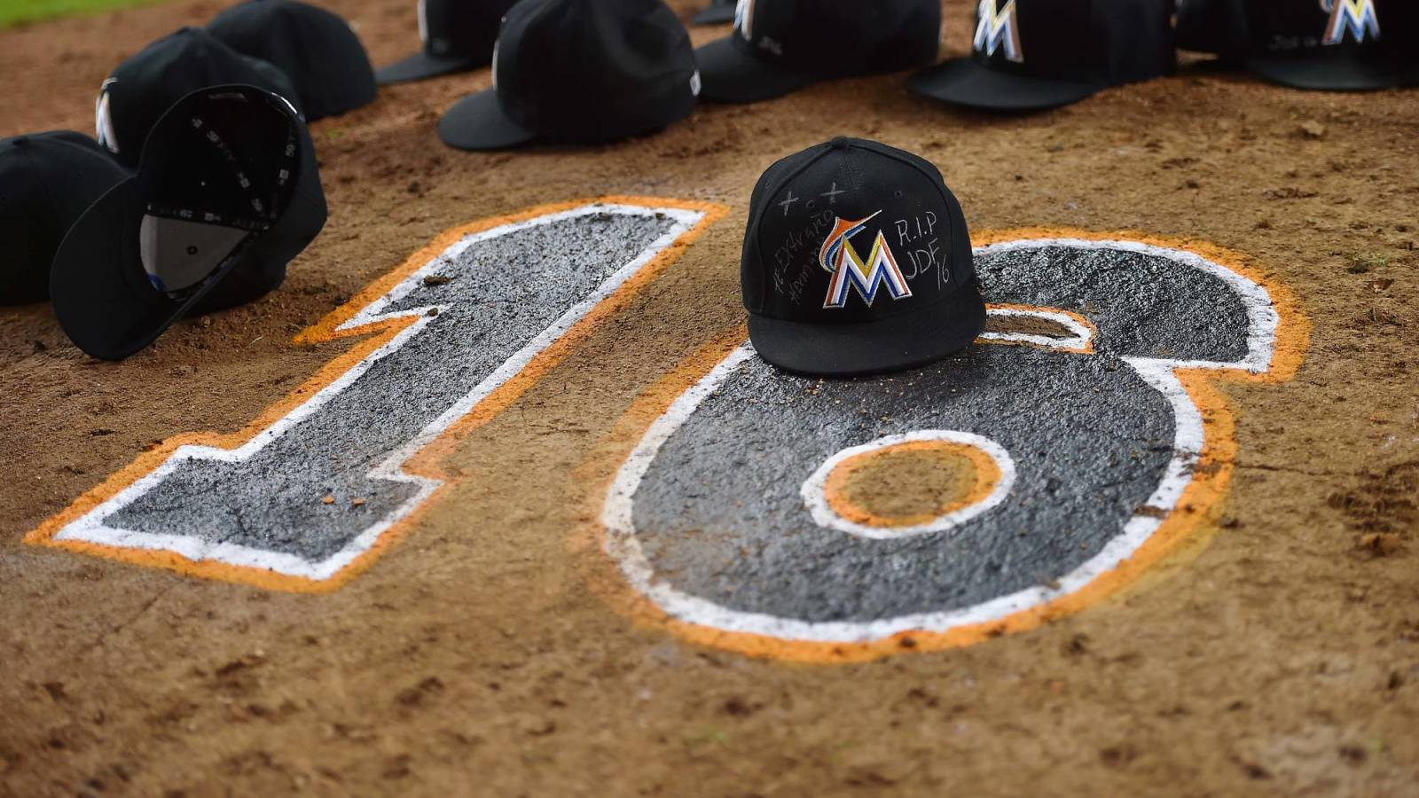 MLB world pays tribute to Jose Fernandez on what would have been his 28th birthday