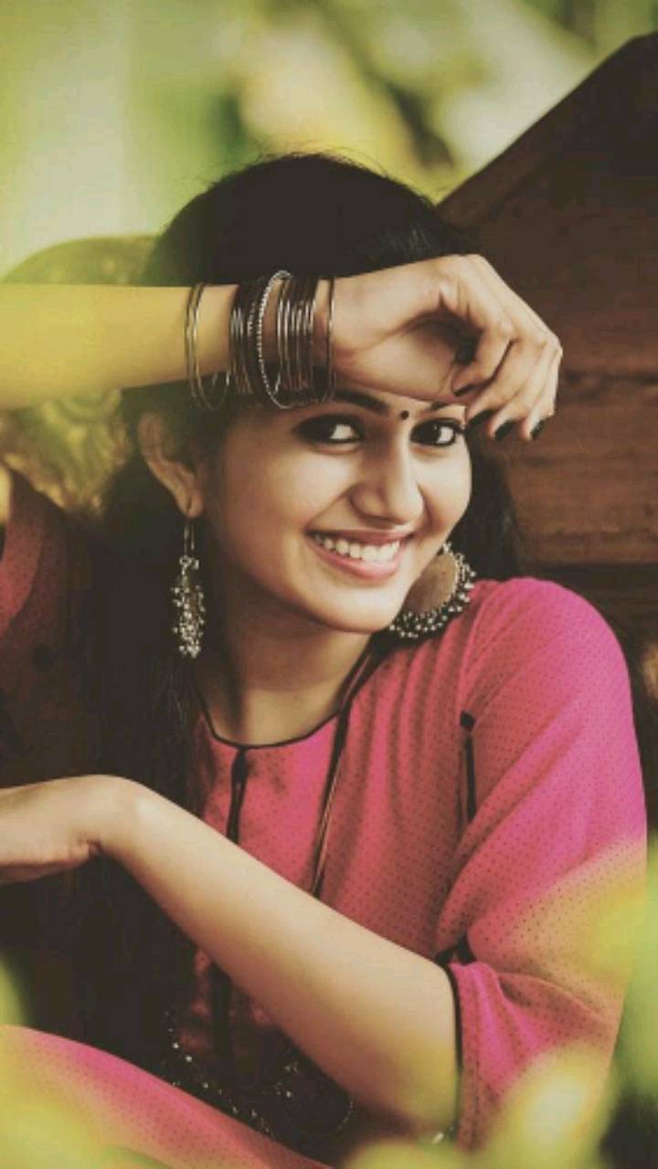 Drishya Raghunath wallpaper