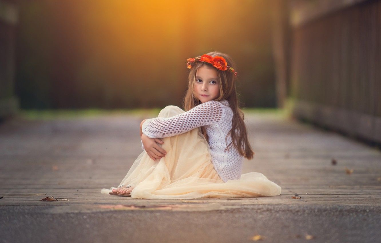Wallpaper look, flowers, background, widescreen, Wallpaper, child, girl, wallpaper, girl, sitting, wreath, widescreen, flowers, background, child, look image for desktop, section настроения