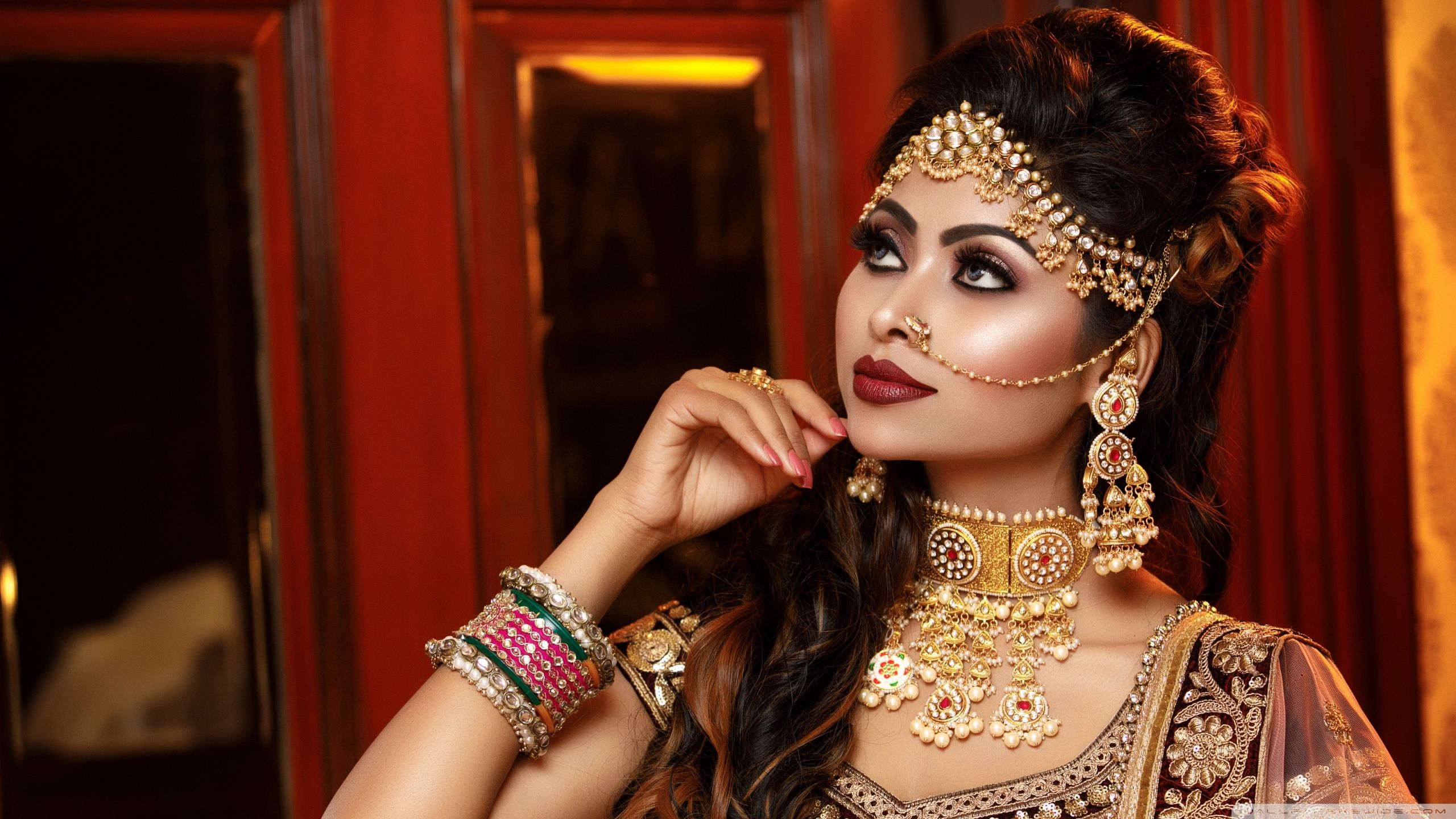 Traditional Indian Woman Ultra HD Desktop Background Wallpaper for 4K UHD TV, Widescreen & UltraWide Desktop & Laptop, Tablet