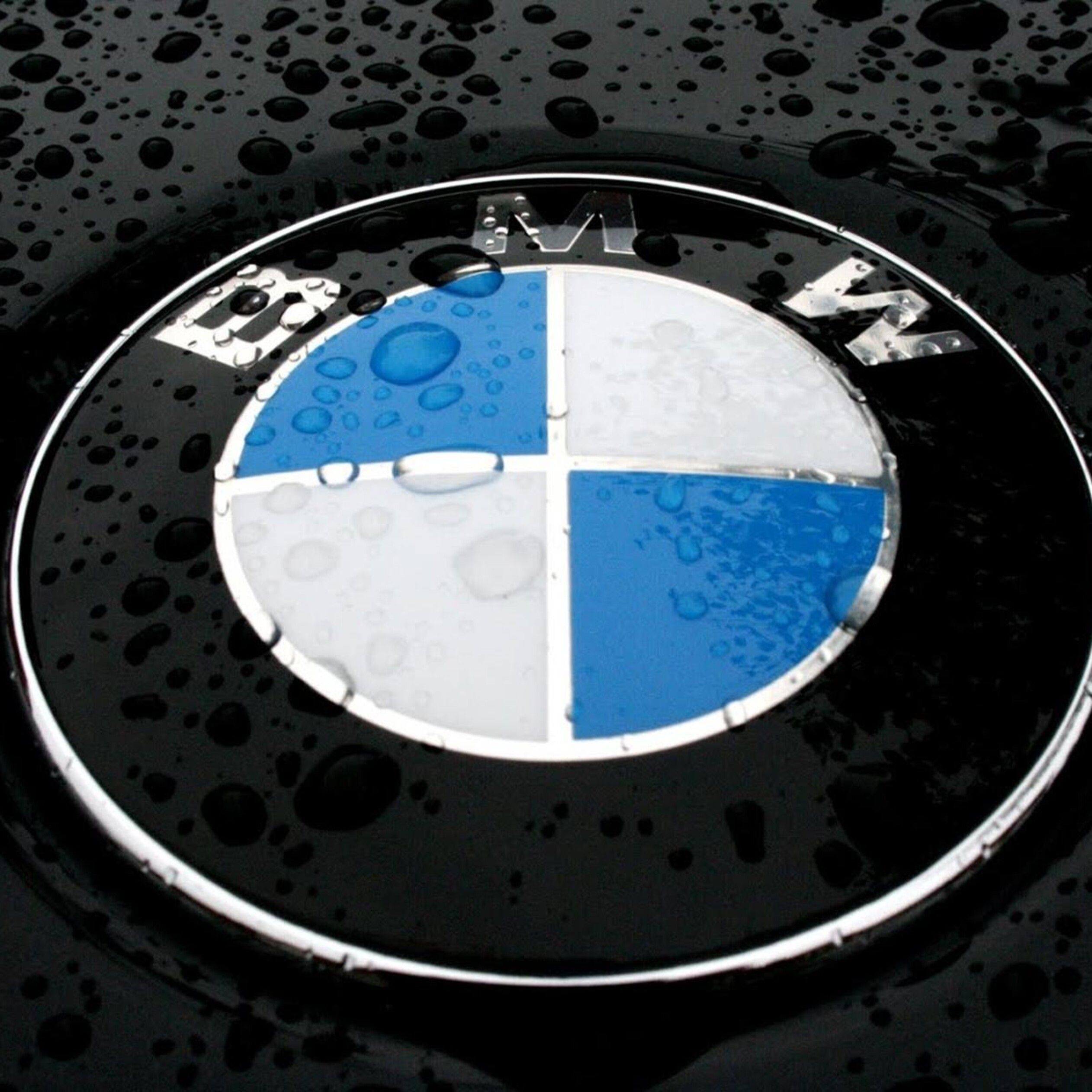BMW symbol with water drops