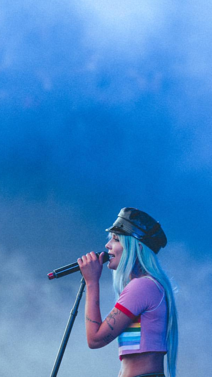 Halsey new lockscreen wallpaper shared
