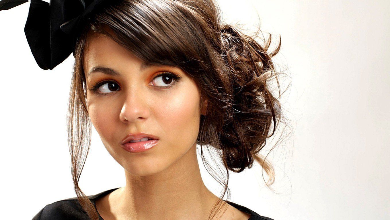 Victoria Justice HD Wallpaper / Desktop and Mobile Image & Photo
