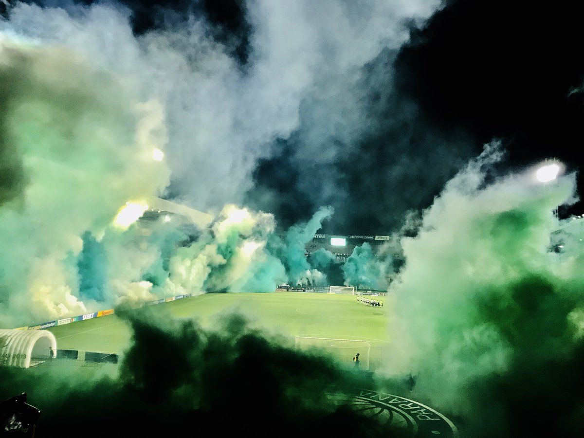 Coritiba aí também colocou essa foto de wallpaper?