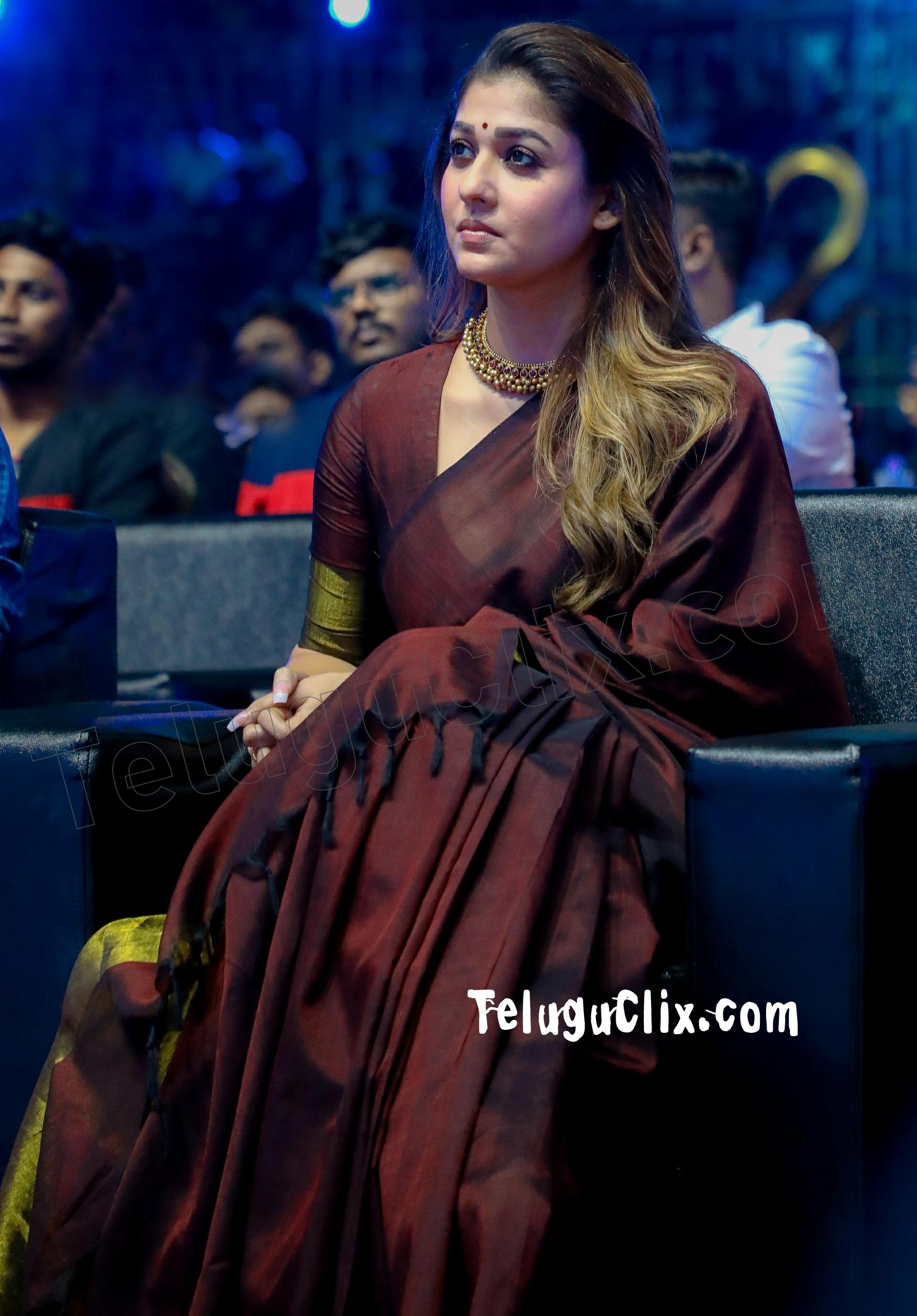 Nayanthara Saree Wallpapers - Wallpaper Cave