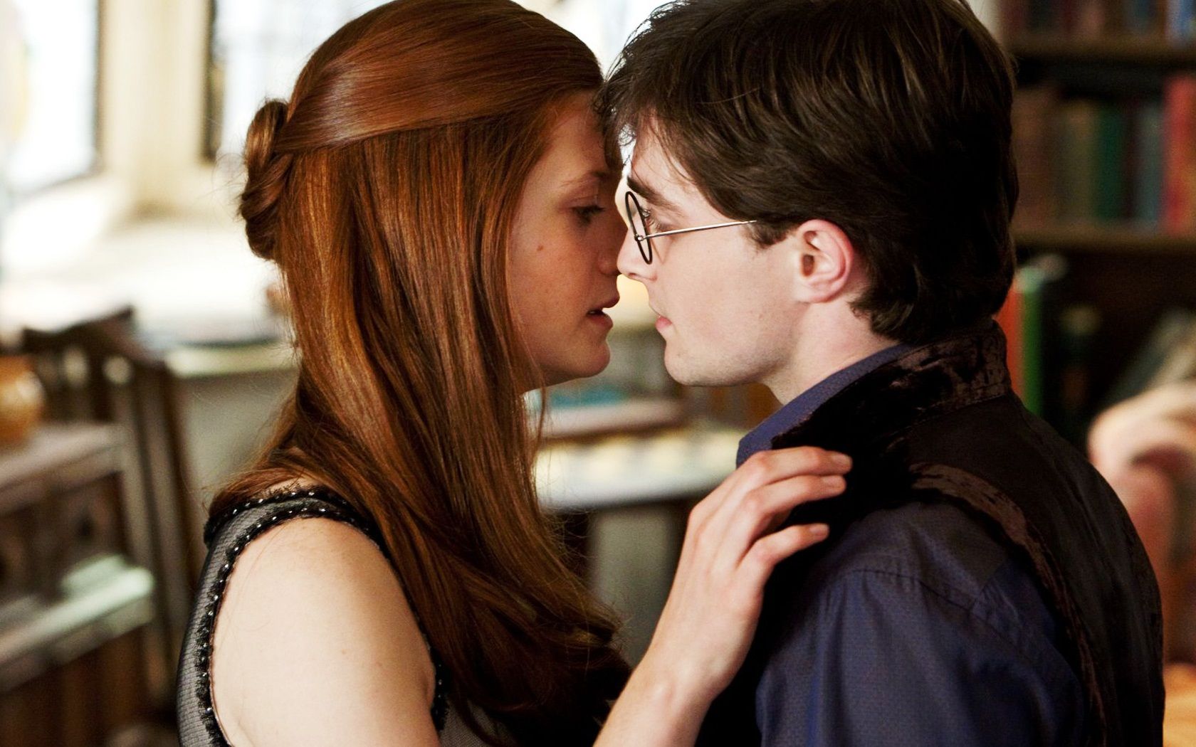 Ginny Harry in HP8 Wallpaper