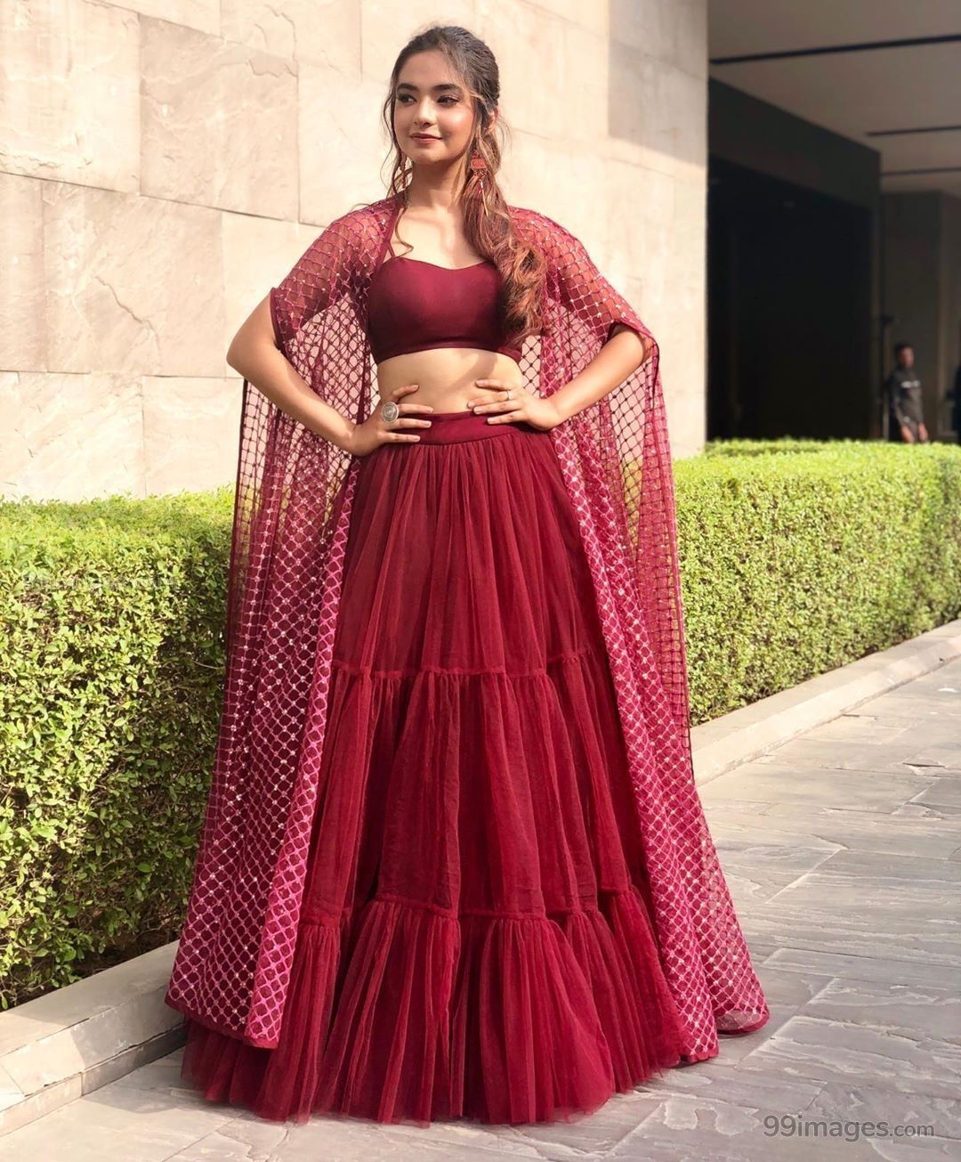 Anushka Sen Hot HD Photo & Wallpaper for mobile (1080p) - #anushkasen #actress #da. Dress indian style, Indian gowns dresses, Designer party wear dresses