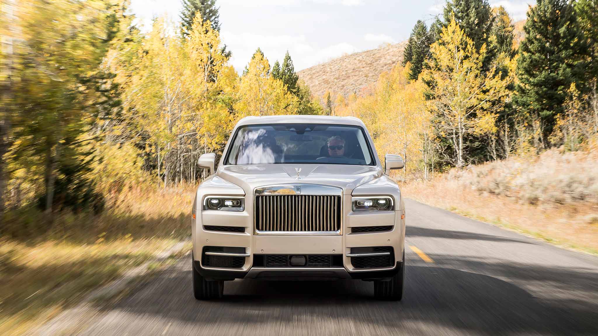 Rolls Royce Cullinan (Color: White Sands) Front Wallpaper (53)