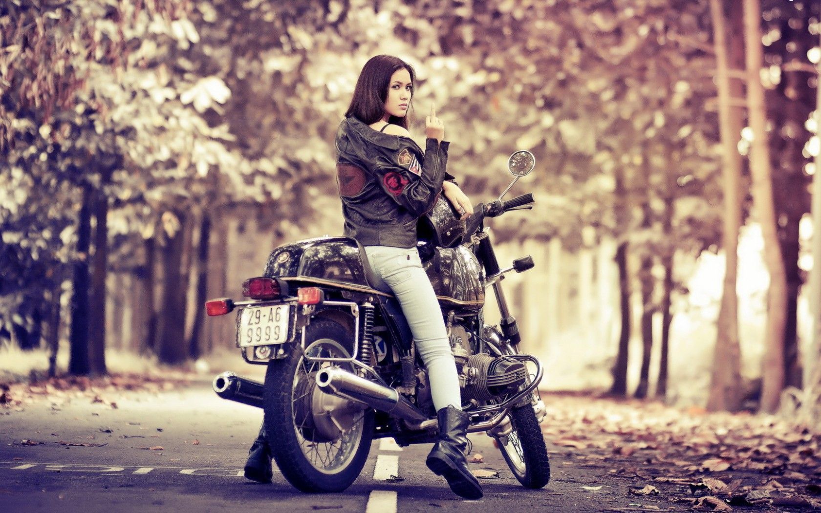 Download 1680x1050 pix photo of girl, motorcycle, background Wallpaper. Motorcycle, Motorcycle girl, Cafe racer girl
