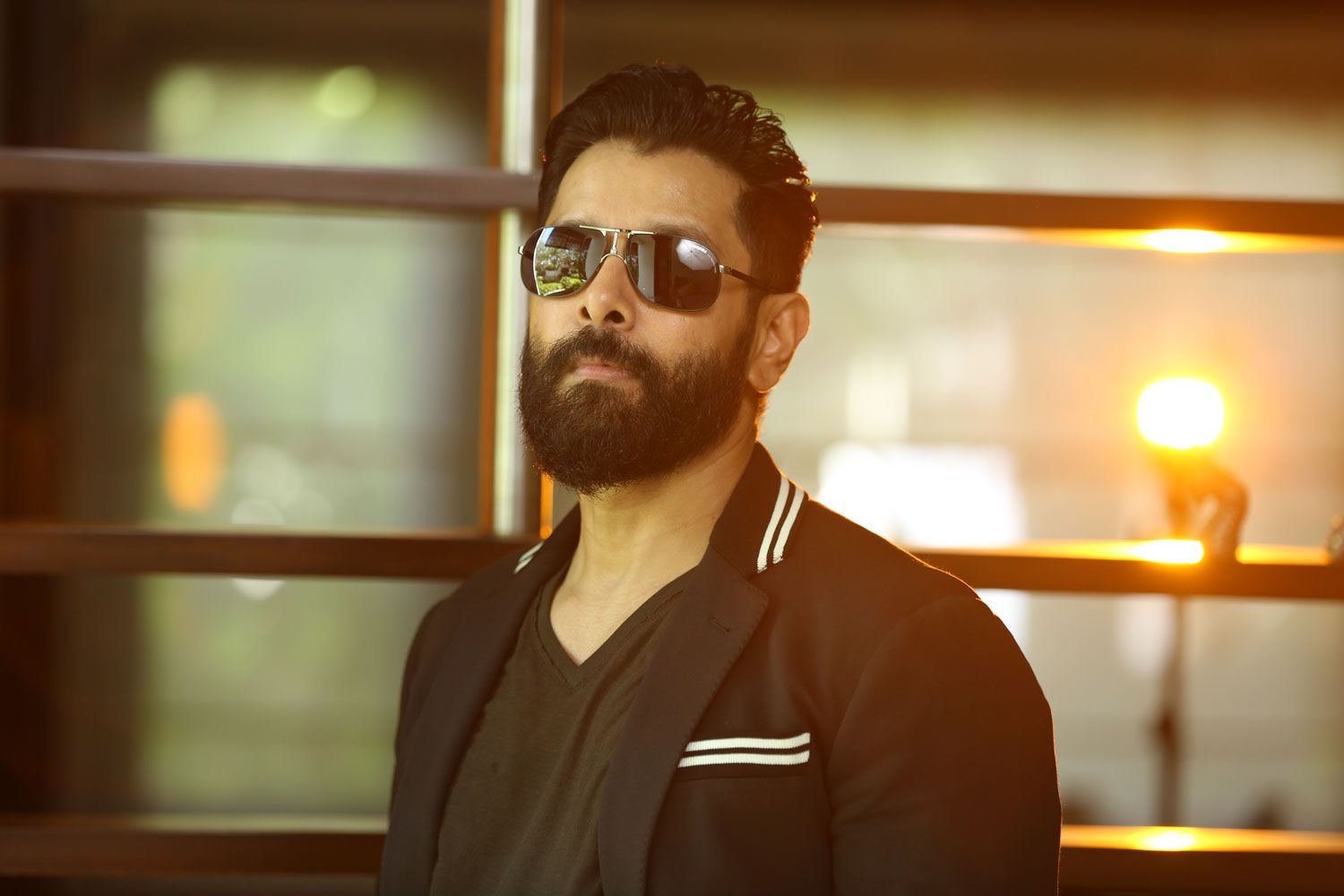 Vikram Handsome Picture And Cool HD Wallpaper