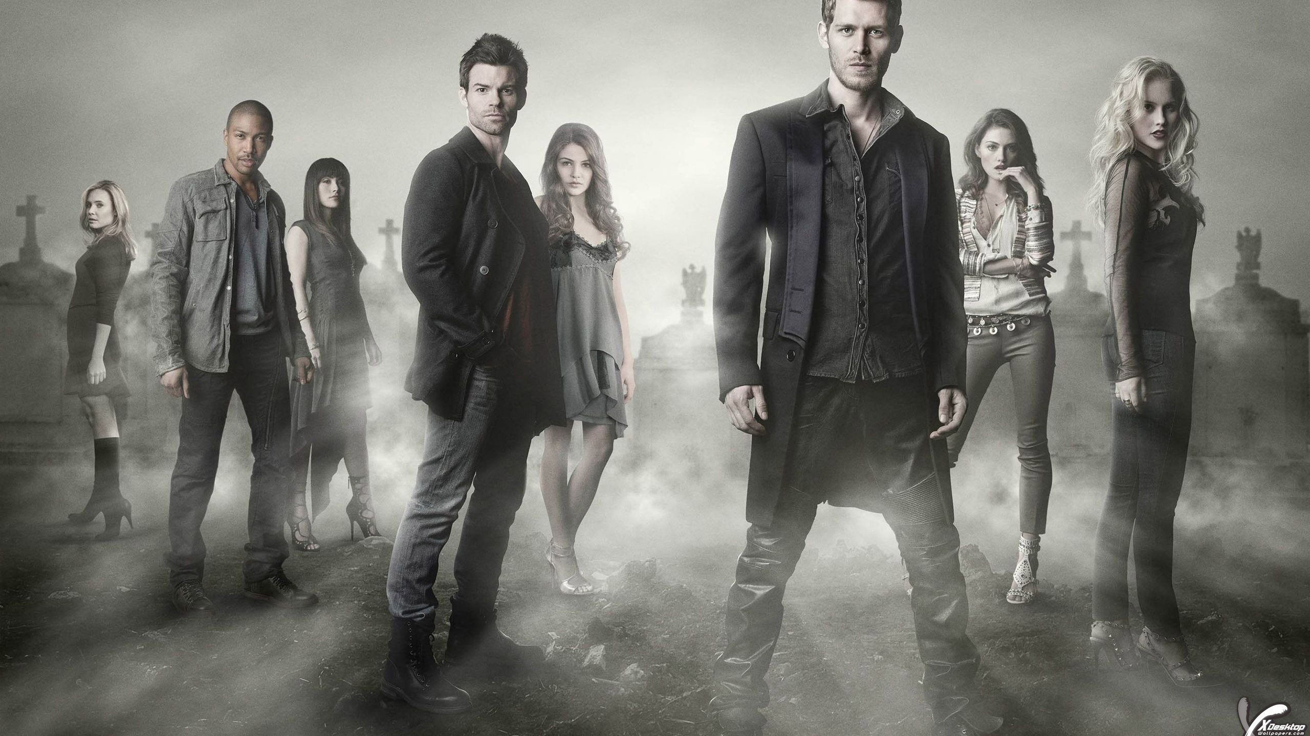 All Characters Of The Originals Standing On A Foggy Place Wallpaper