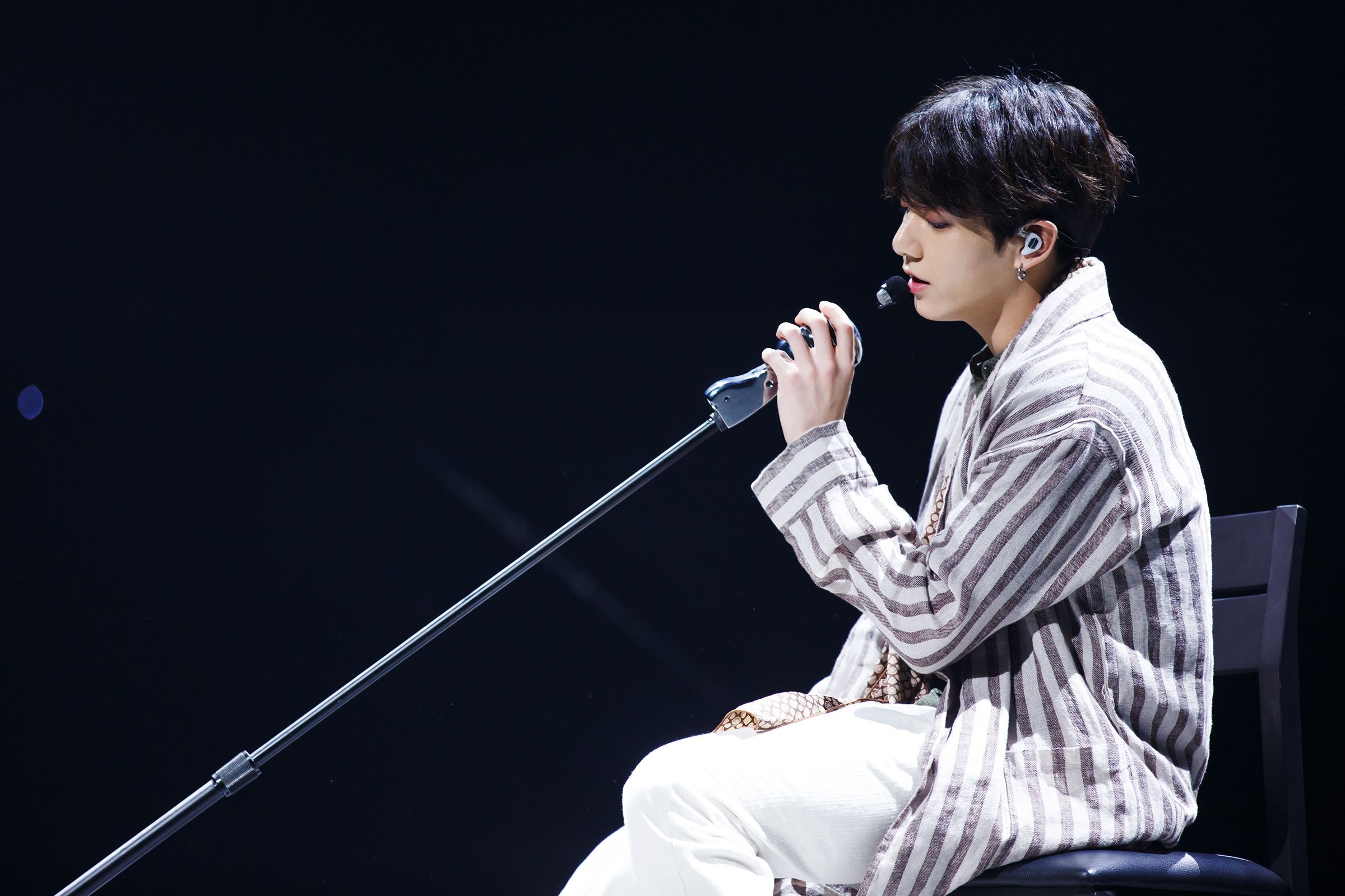 Airplane pt.2 Yourself: Tear KPOP Image Board