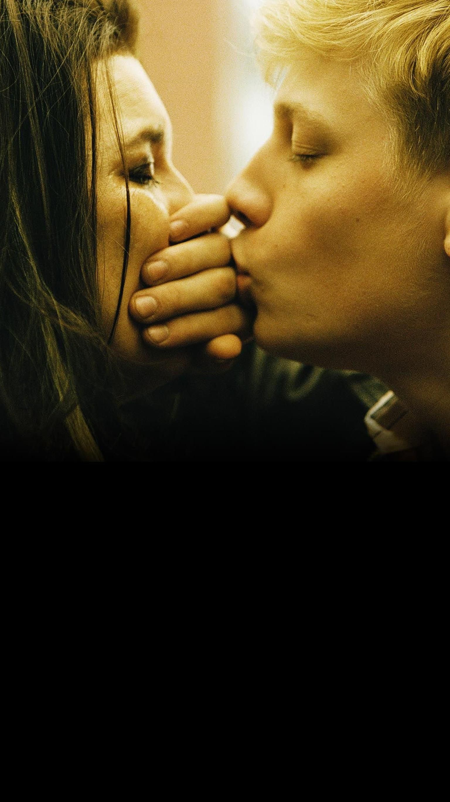 Mommy Phone Wallpaper. Moviemania. Phone wallpaper, Wallpaper, Mommy xavier dolan