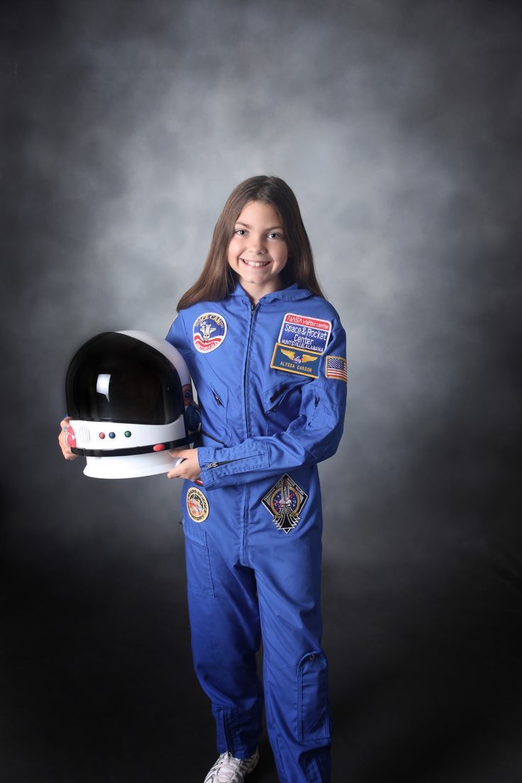 Alyssa Carson. Thirteen Year Old Astronaut in Training. First girl, First astronaut, Old girl
