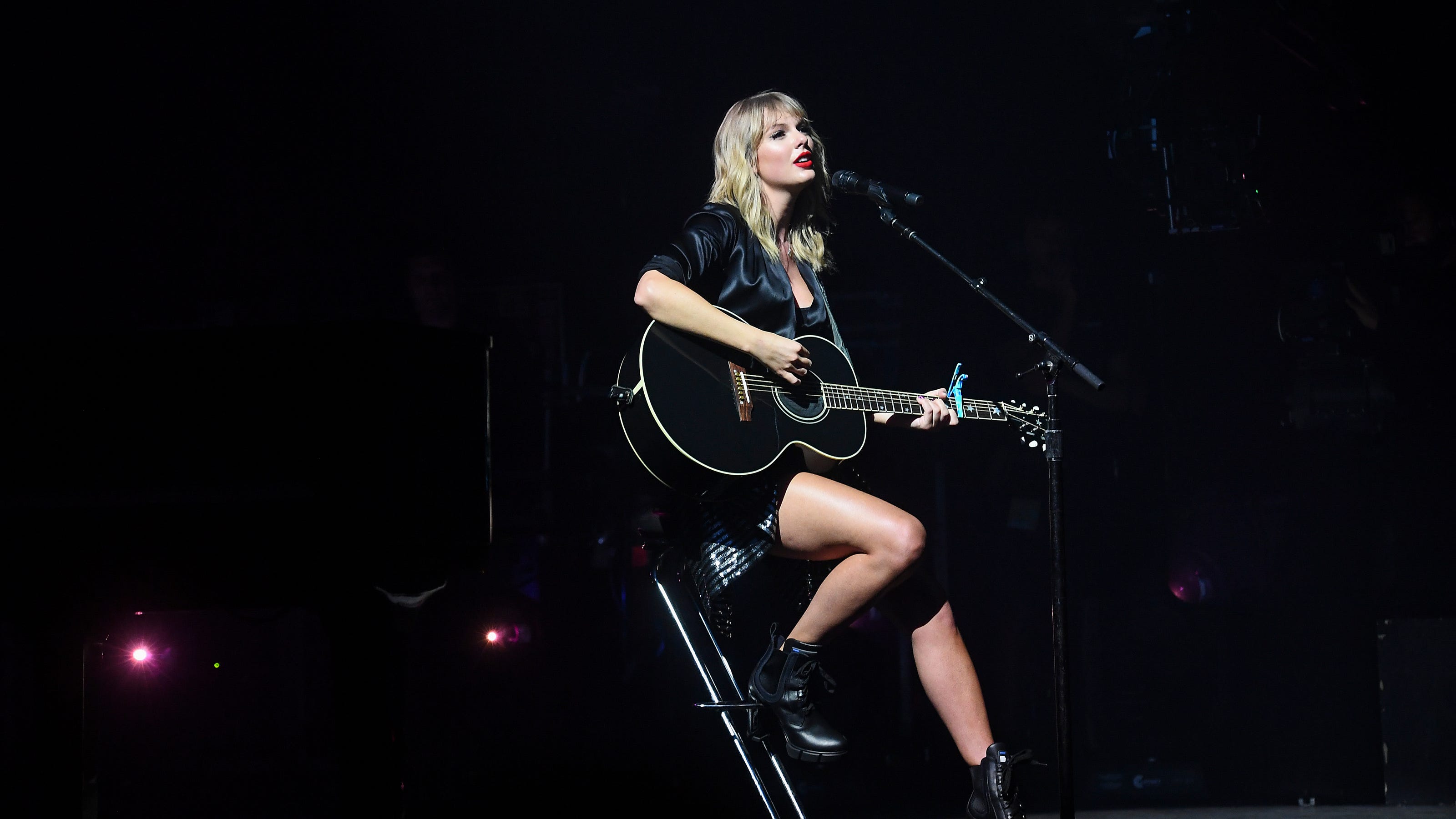 Taylor Swift Gets Intimate In Acoustic Filled 'City Of Lover' Concert