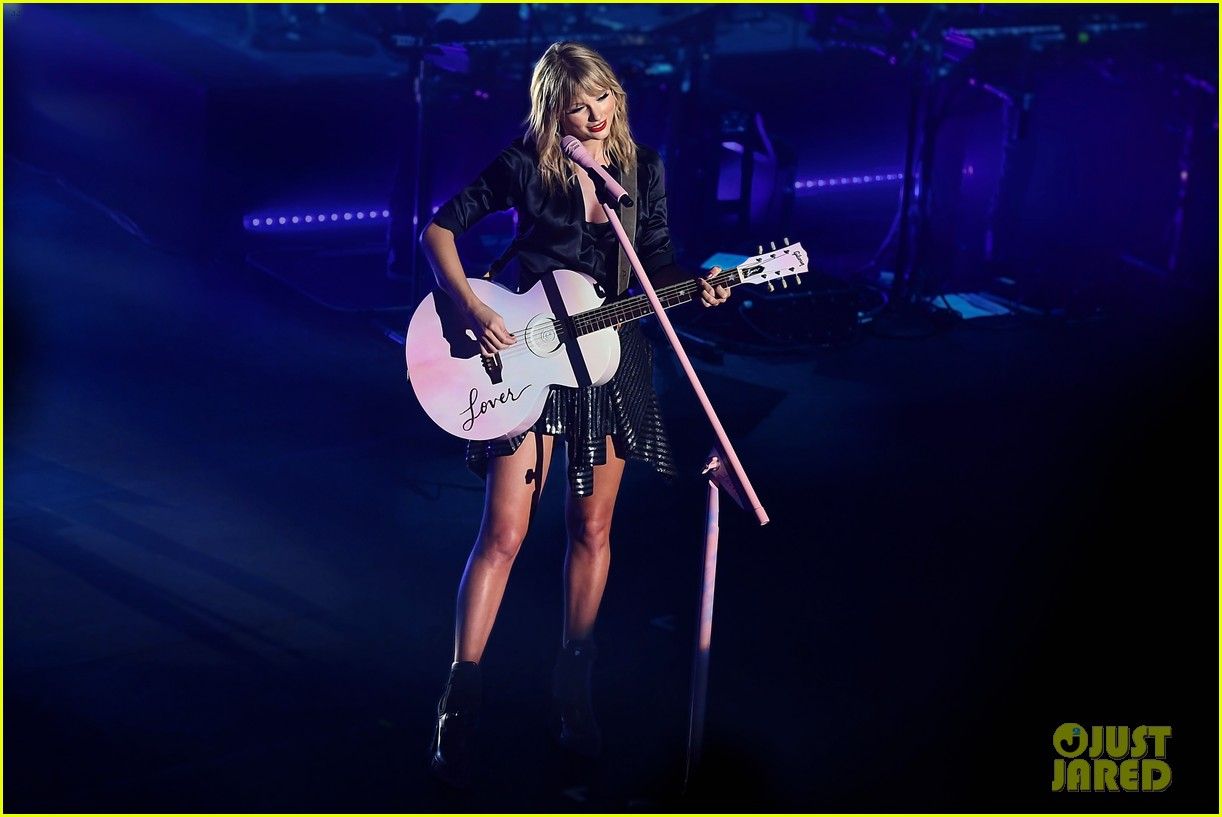 Taylor Swift Releases Live Versions of Songs from 'City of Lover' Special Now!: Photo 1293995. Music, Taylor Swift Picture. Just Jared Jr