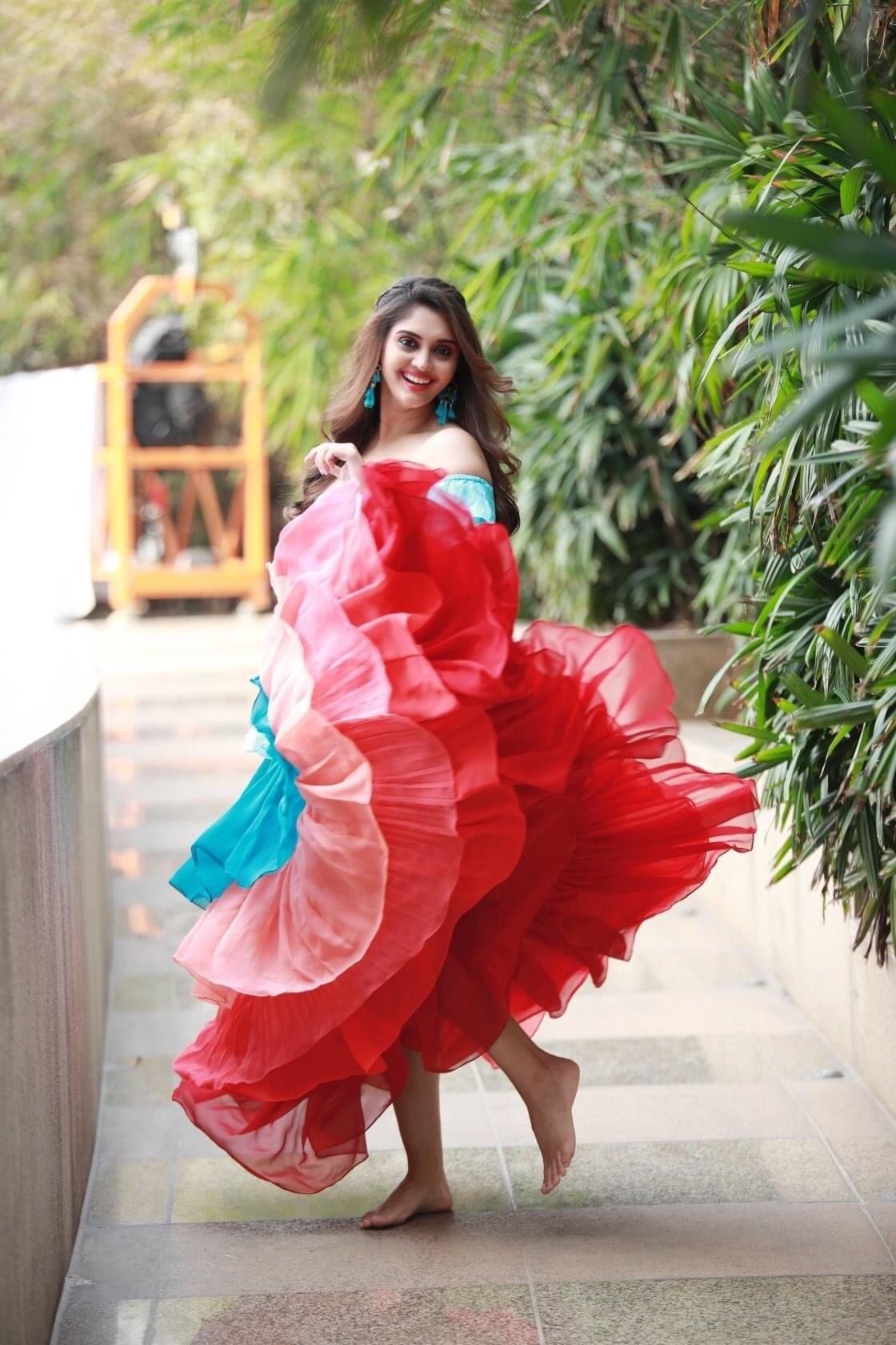 Surbhi puranik Latest HD Picture and Wallpaper. Photohoot pics, New movie posters, Actresses