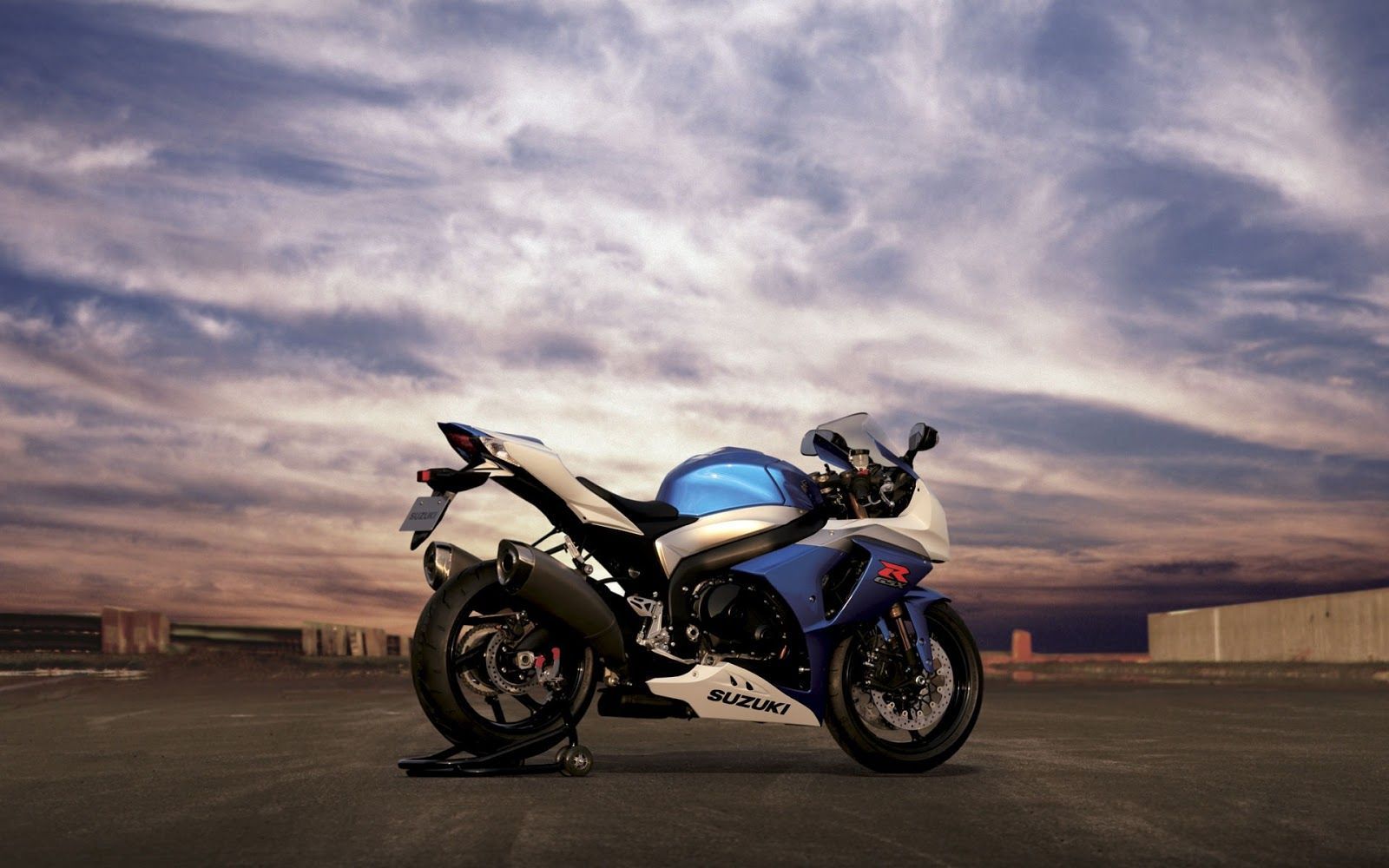 Suzuki Motorcycle Wallpaper Free Suzuki Motorcycle Background