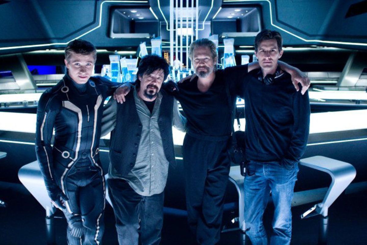 Cool New Behind The Scenes Pics From Tron Legacy!