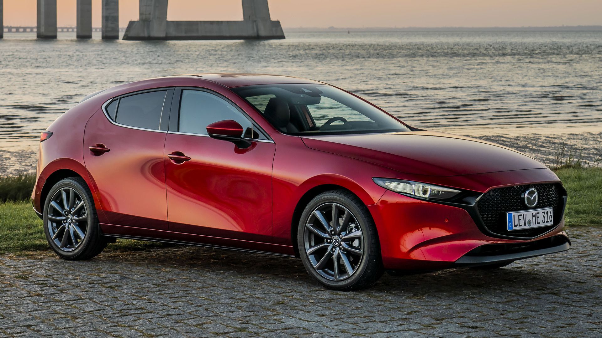 2020 mazda 3 sport gt tire size