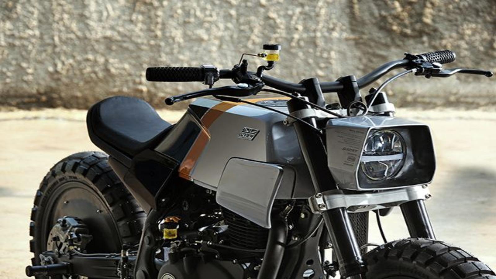 This 70s Inspired Royal Enfield Himalayan Tracker Is Built By An Architect