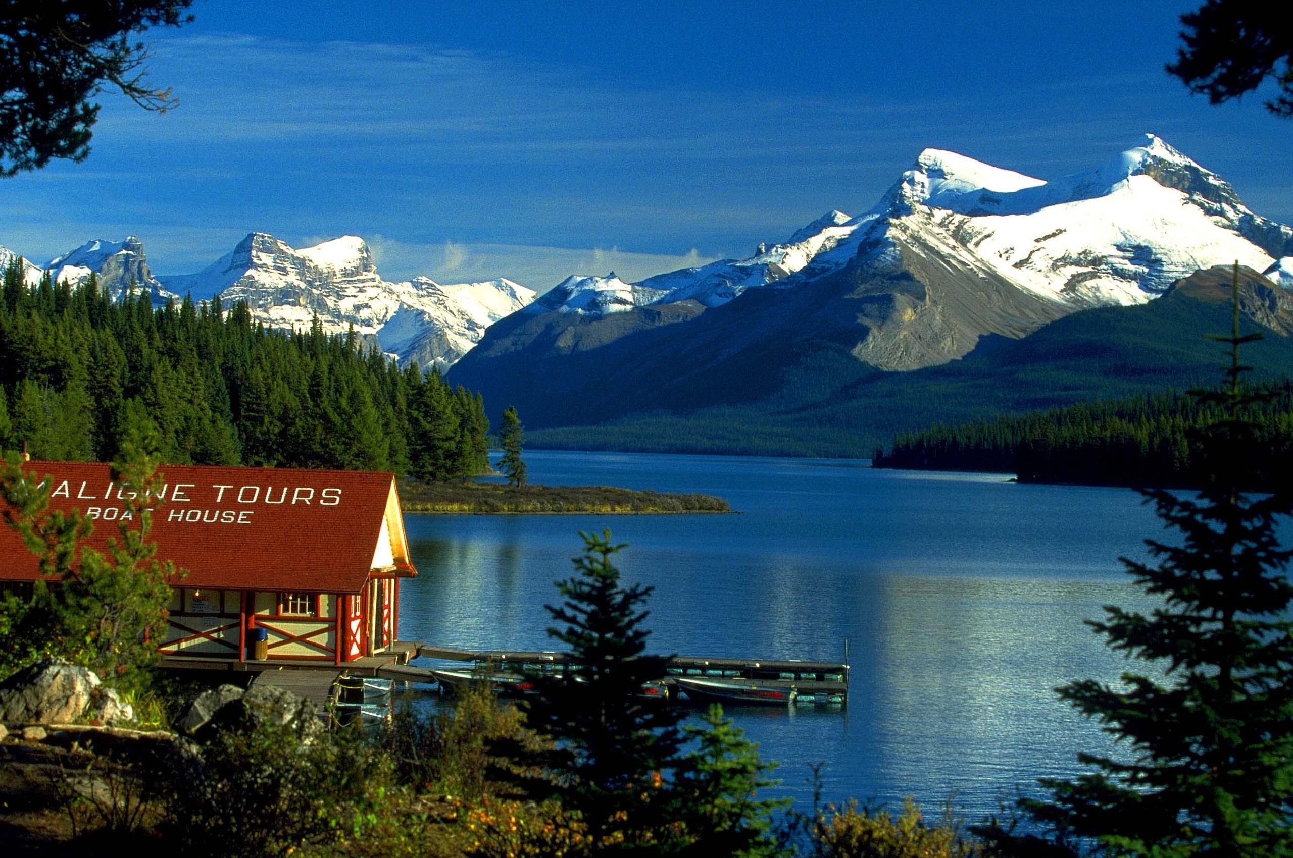 Free download Wallpaper Background Boat House Maligne Lake Jasper Alberta Canada [2560x1920] for your Desktop, Mobile & Tablet. Explore Jasper Alberta Wallpaper. Jasper National Park Wallpaper