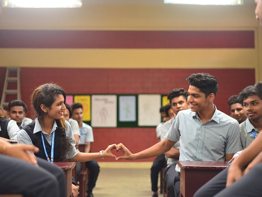 Oru Adaar Love HQ Movie Wallpaper .wallpaper.oneindia.com