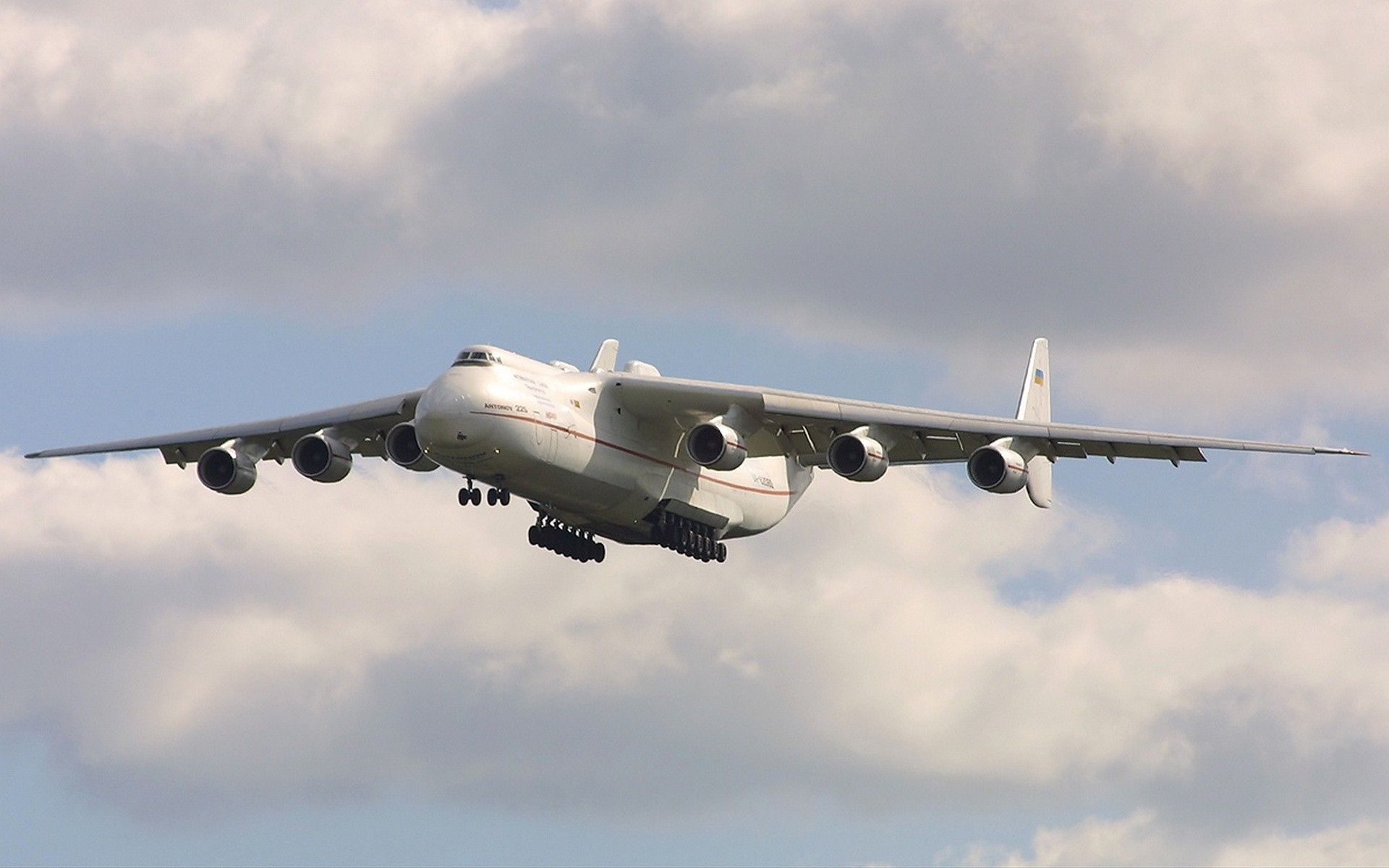 Download desktop wallpaper Cargo plane Antonov (AN 225) coming in to land