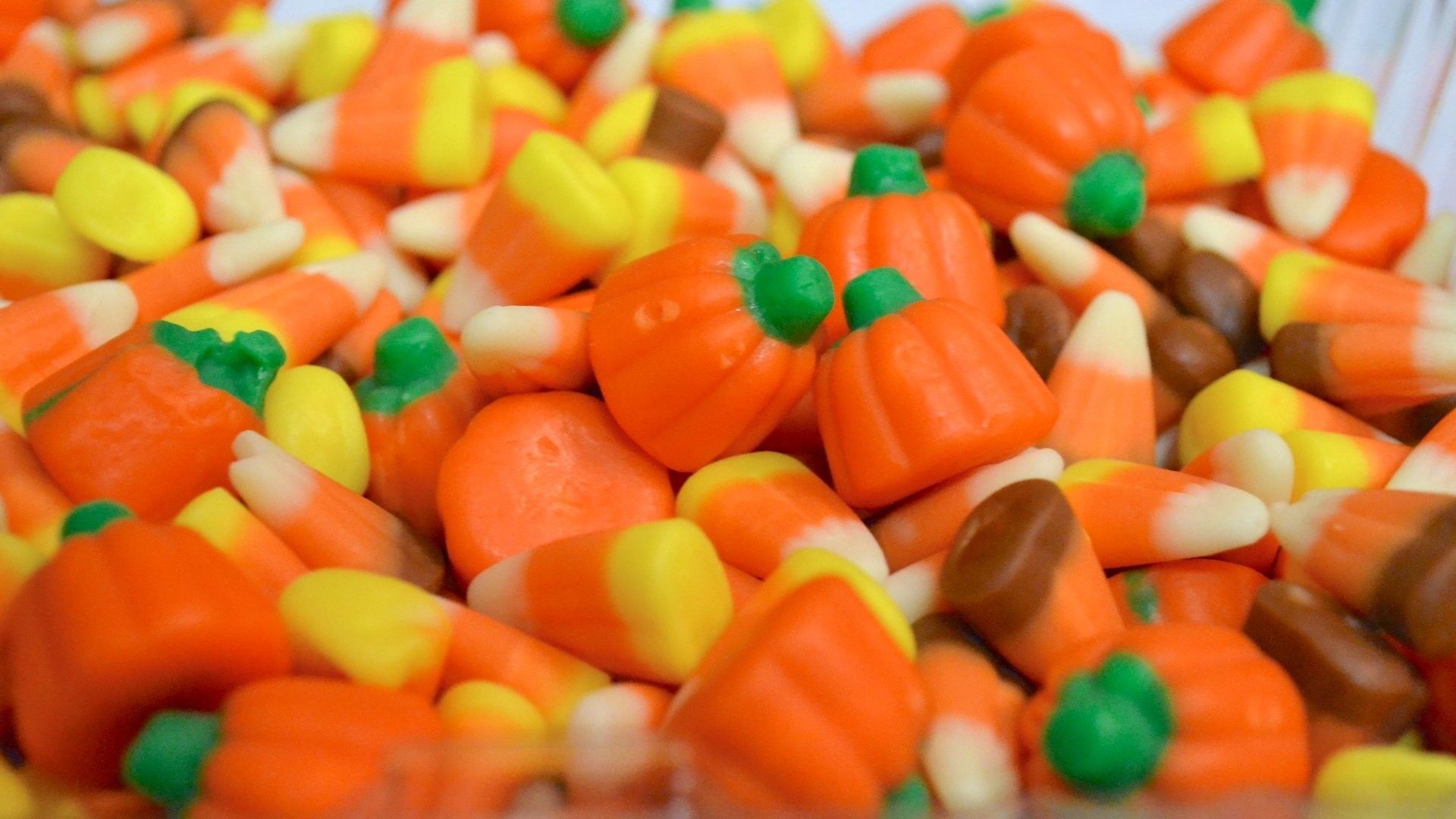 Cute Halloween Candy Wallpaper