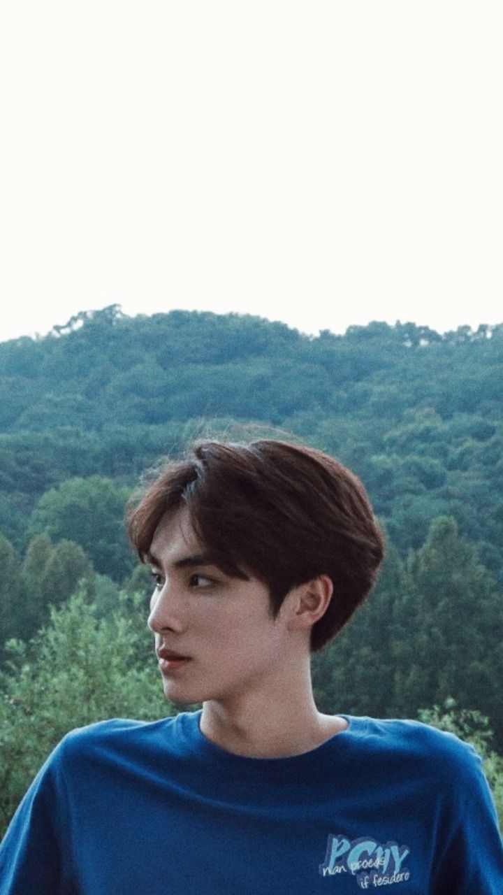 aesthetic kpop wallpaper