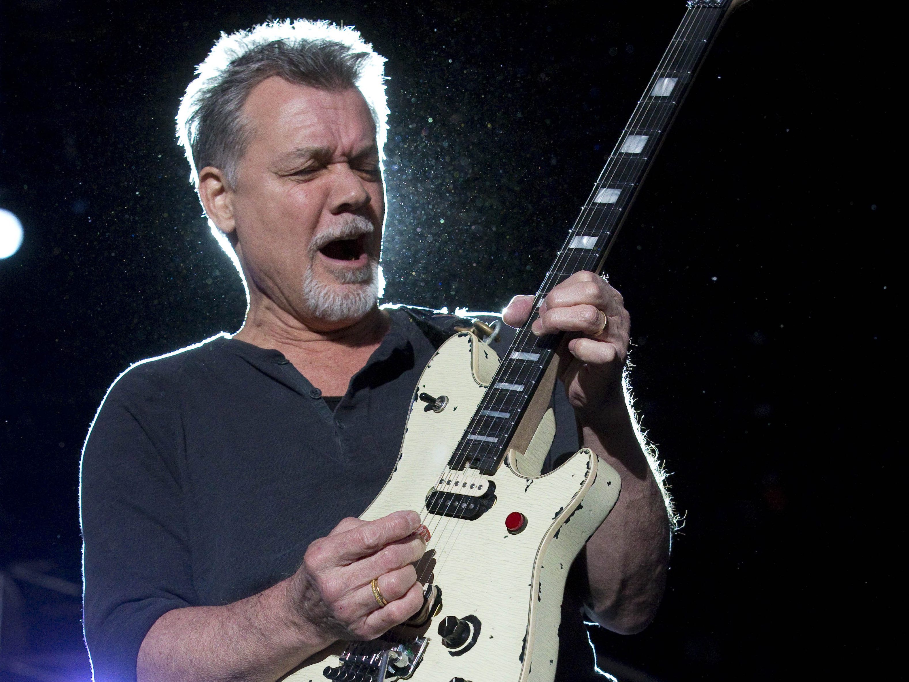Featured image of post Eddie Van Halen Hd Wallpaper Best guitar its black with yellow stripes and oh yes it ge pro premium hdmi cable ethernet 6 foot ultra hd full hd 1080p hdr capability 18 gbps data transfer 4k 60hz hdmi works with smart