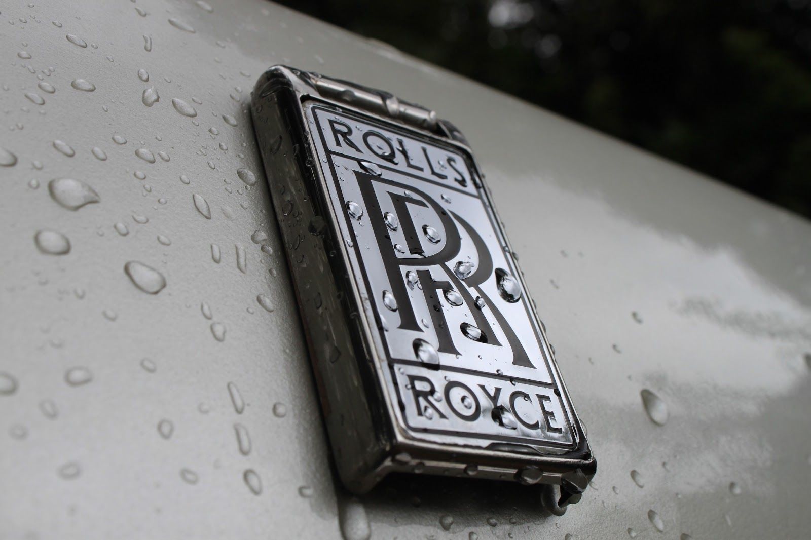 Rolls Royce Logo Wallpaper