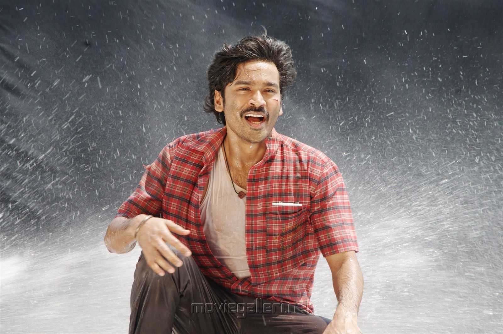 Thodari Movie Photo. Dhanush. Keerthi Suresh. New Movie Posters