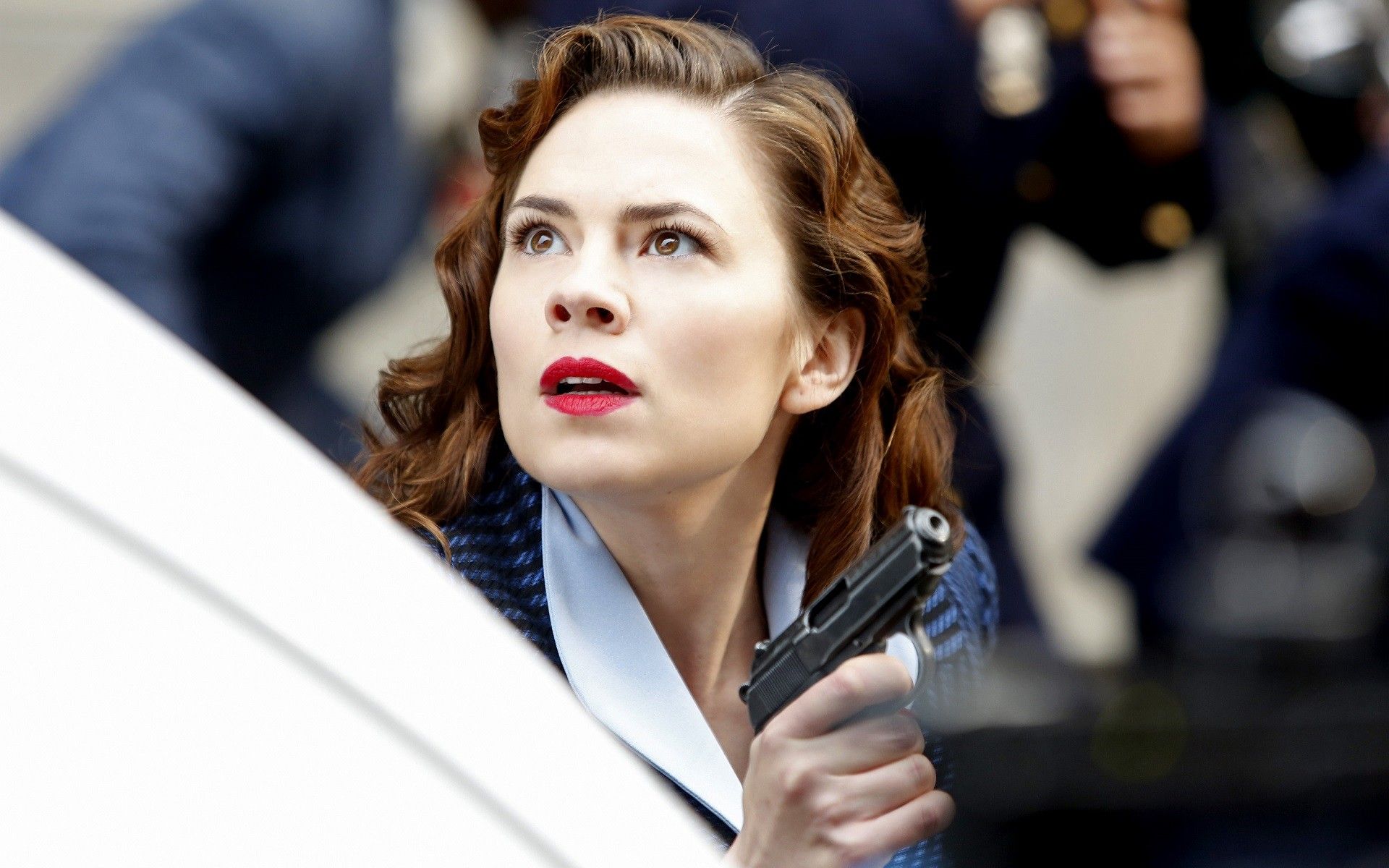 Peggy Carter Hayley Atwell Women Actress Red Lipstick Gun Pistol Weapon Face Movies Captain America Wallpaper:1920x1200