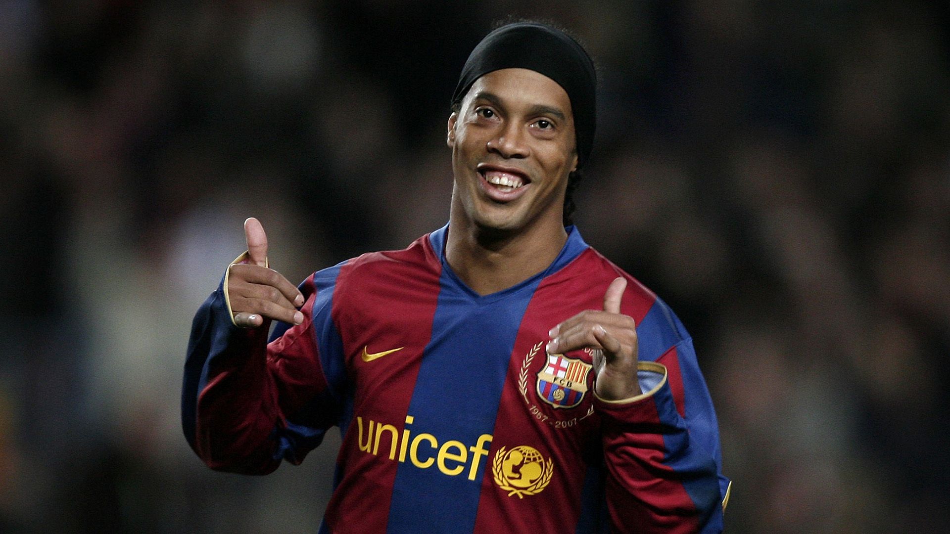 Ronaldinho: Lionel Messi's better than Cristiano Ronaldo & I'd love to play with him just one more time!