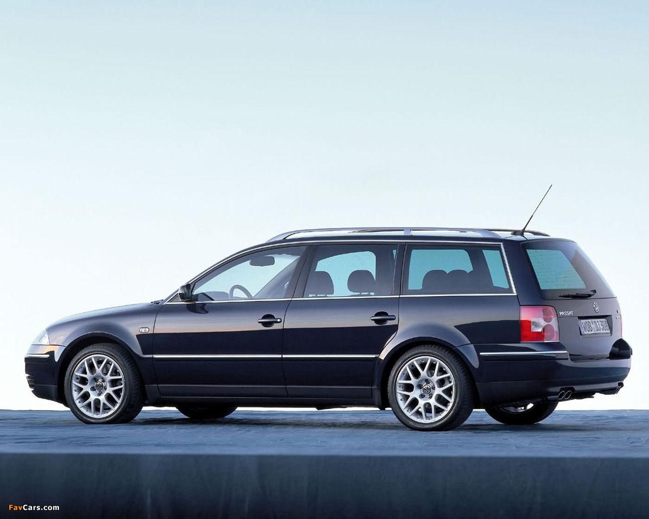 Volkswagen Passat W8 Variant (B5+) 2002–04 wallpaper (1280x1024)