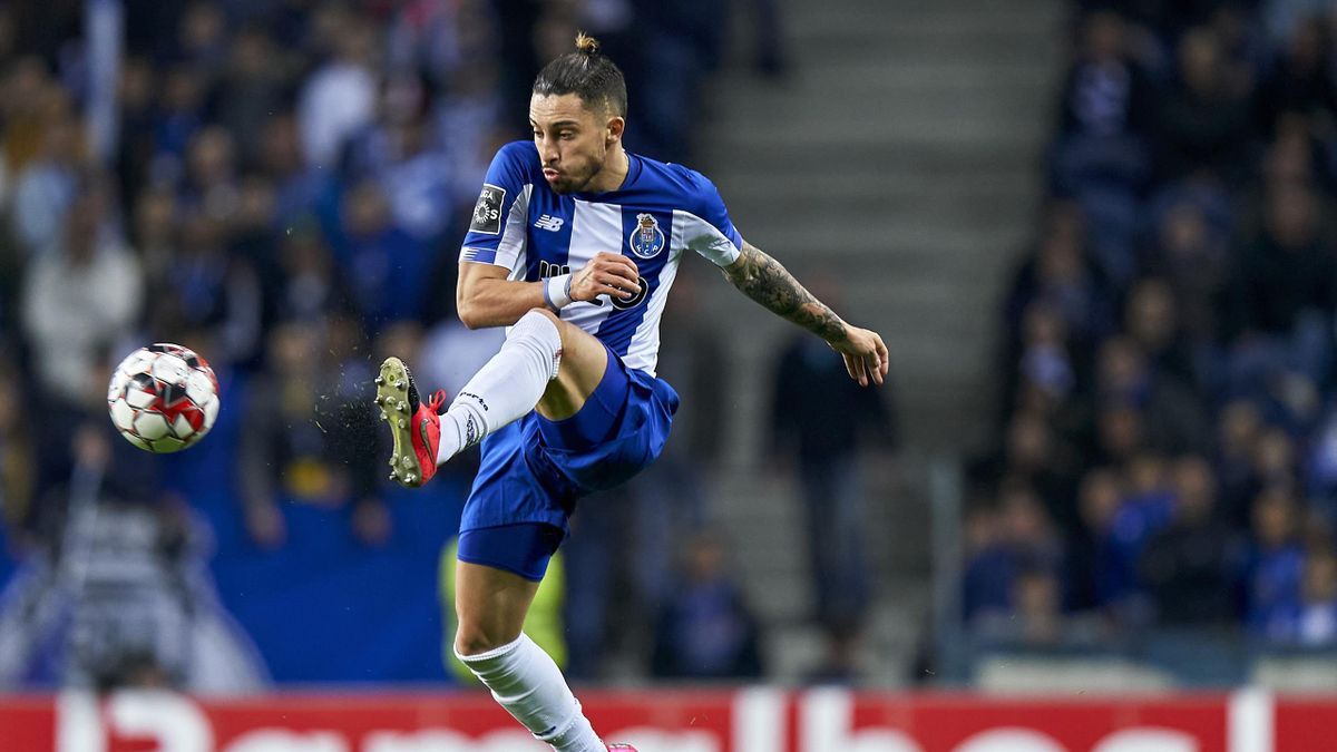 Manchester United set to miss out on Alex Telles