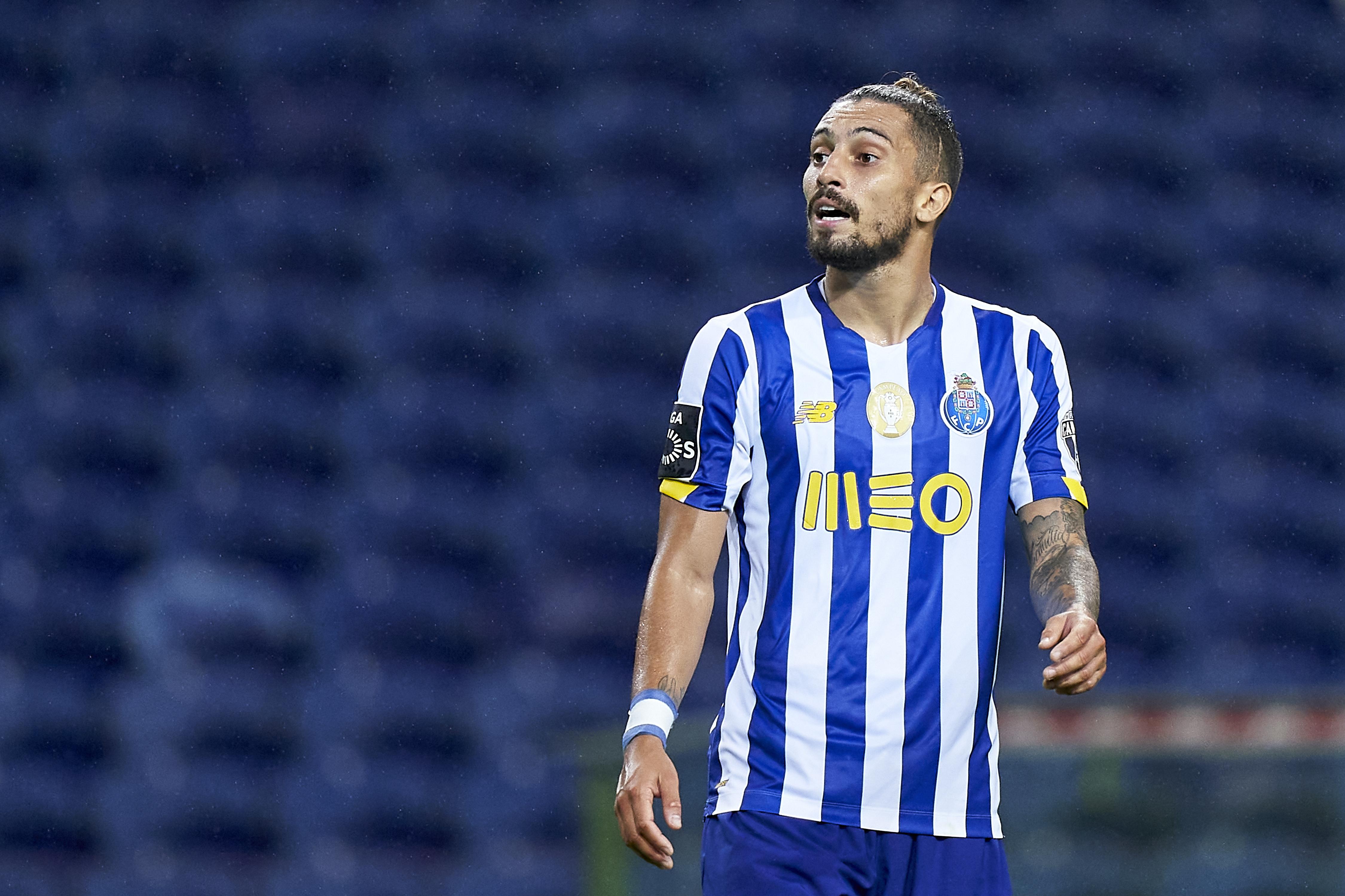 Manchester United Makes Offer For Porto's Alex Telles, Report Says