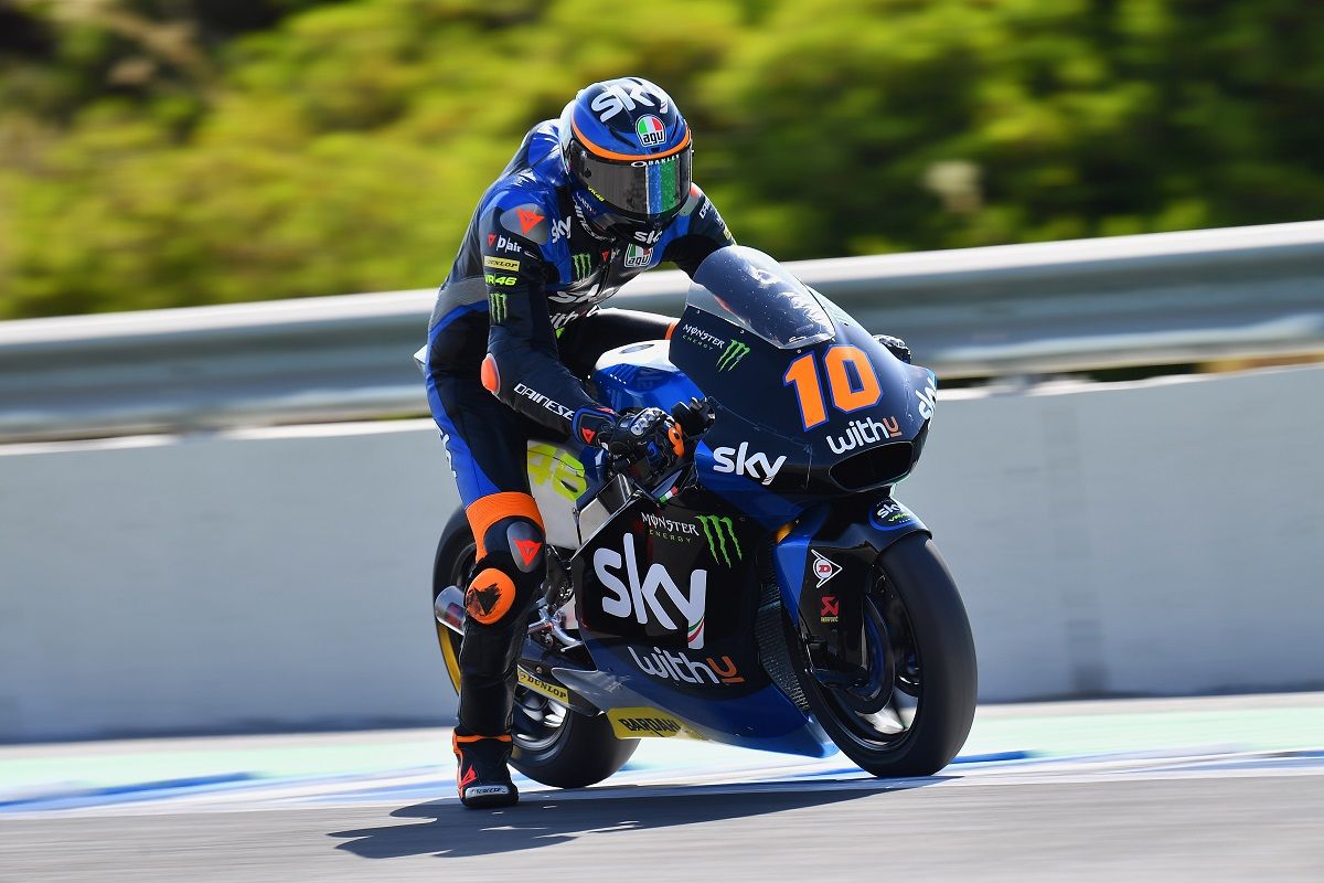 Sky Racing Team VR46 double with Marini in front of Bezzecchi in the Moto2 FP2 in Jerez
